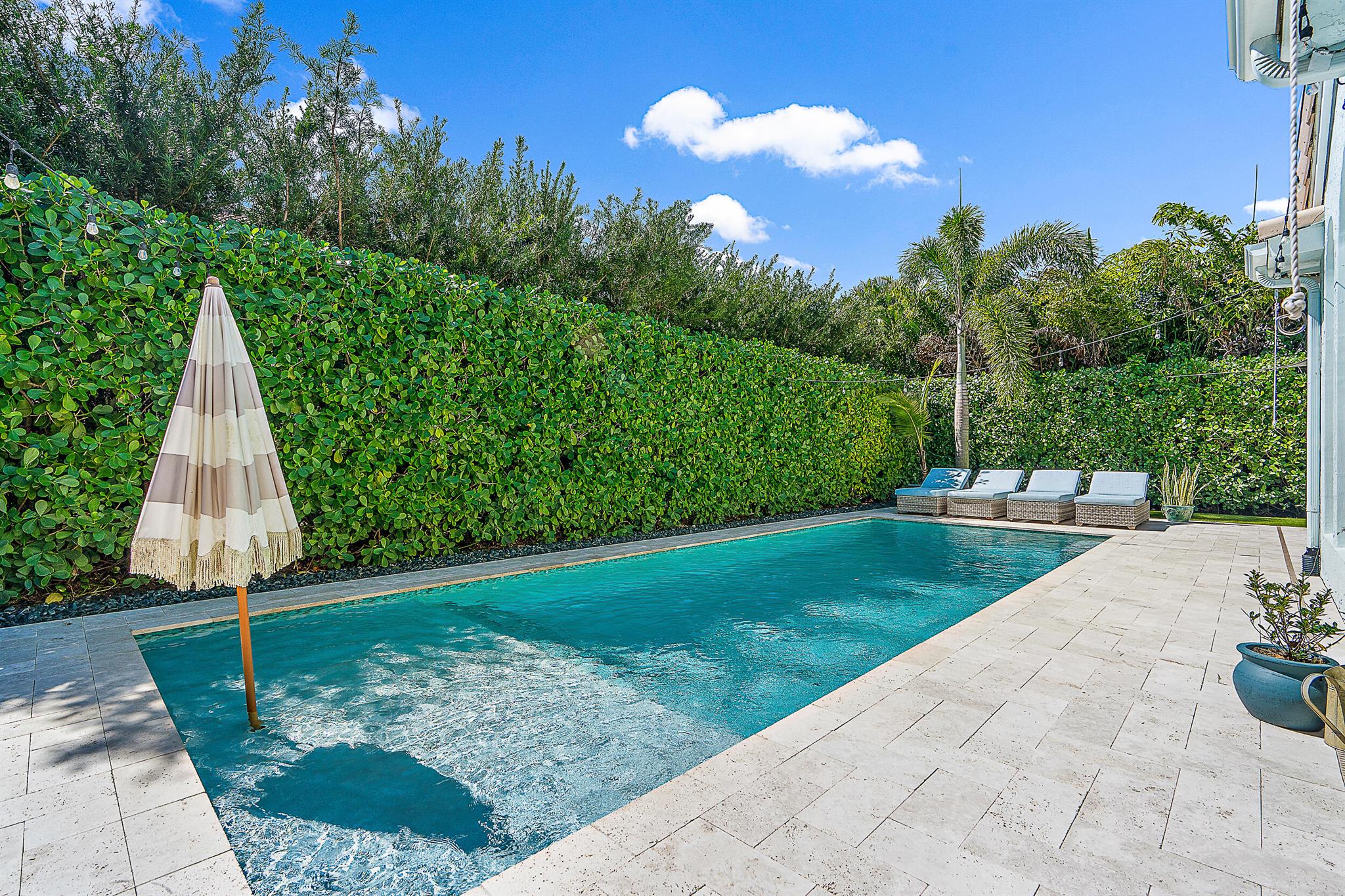 345 Kingfisher Drive
