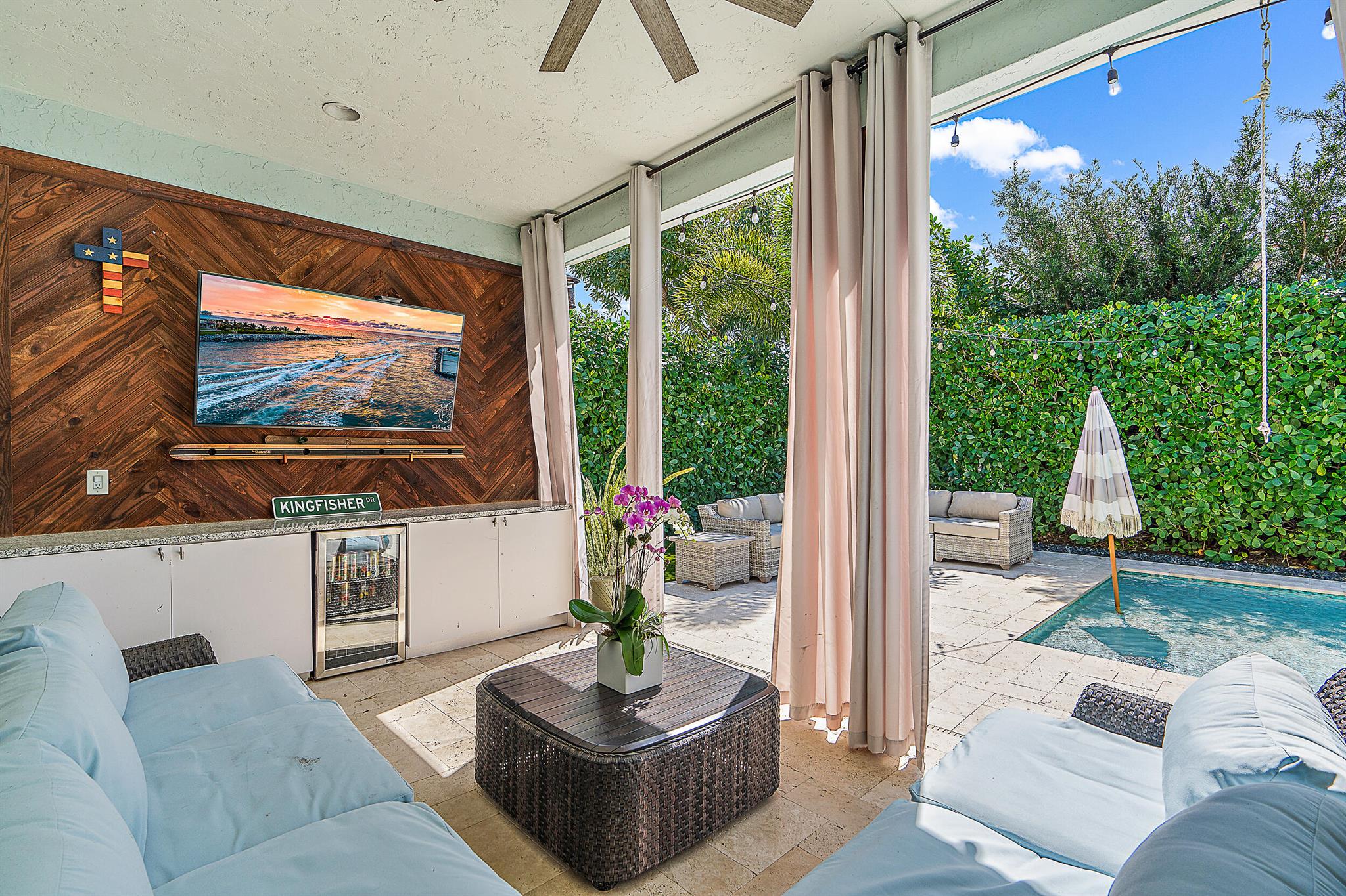 345 Kingfisher Drive