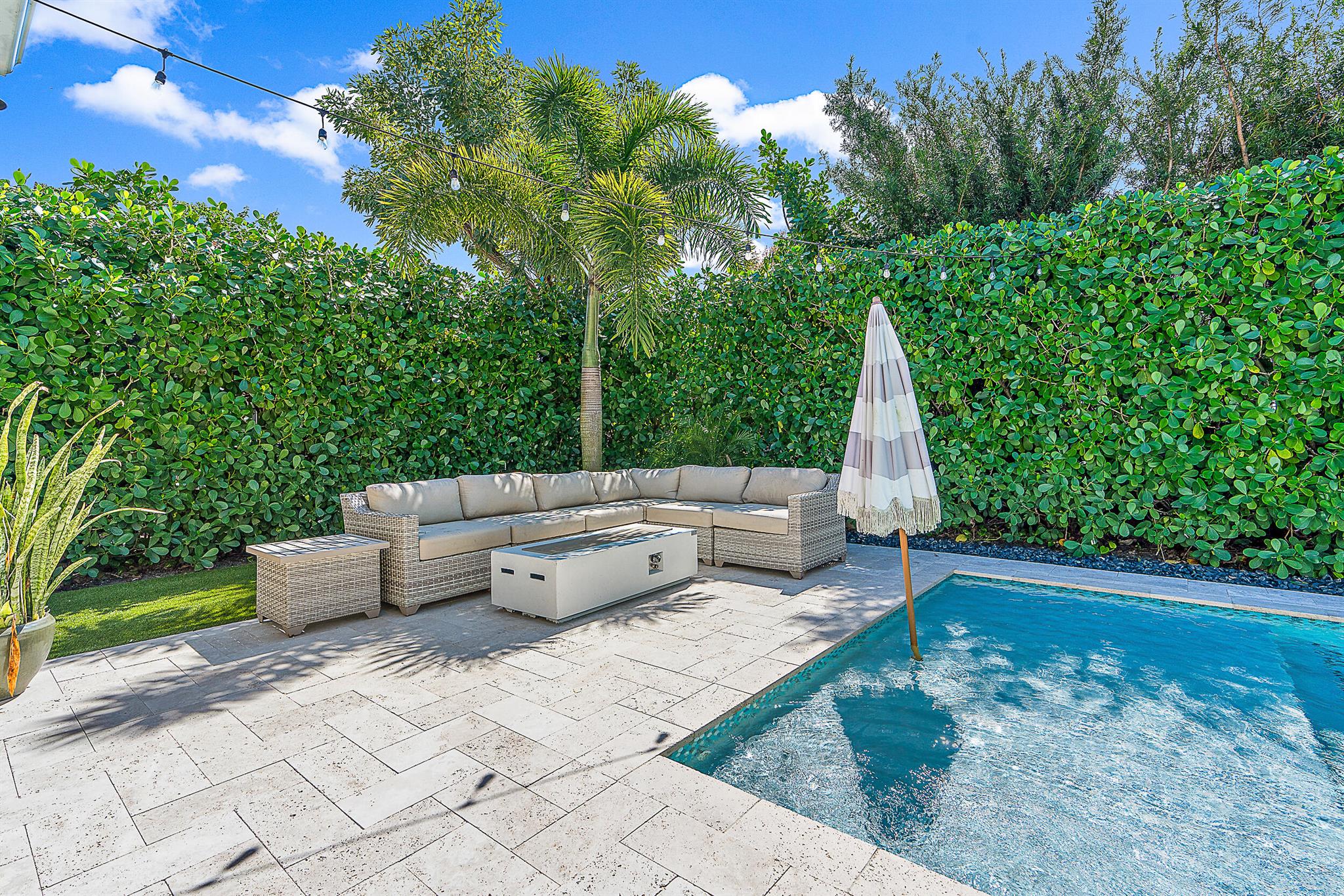 345 Kingfisher Drive