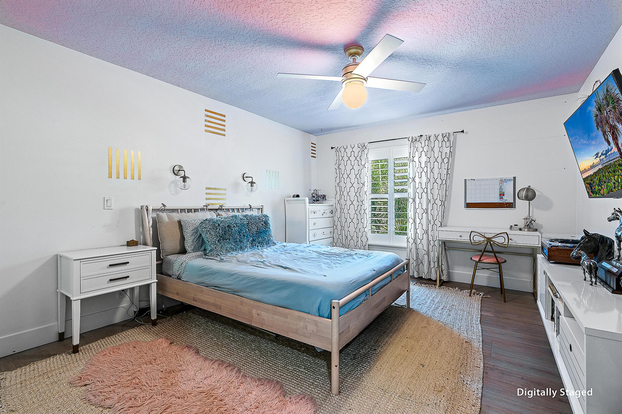 345 Kingfisher Drive