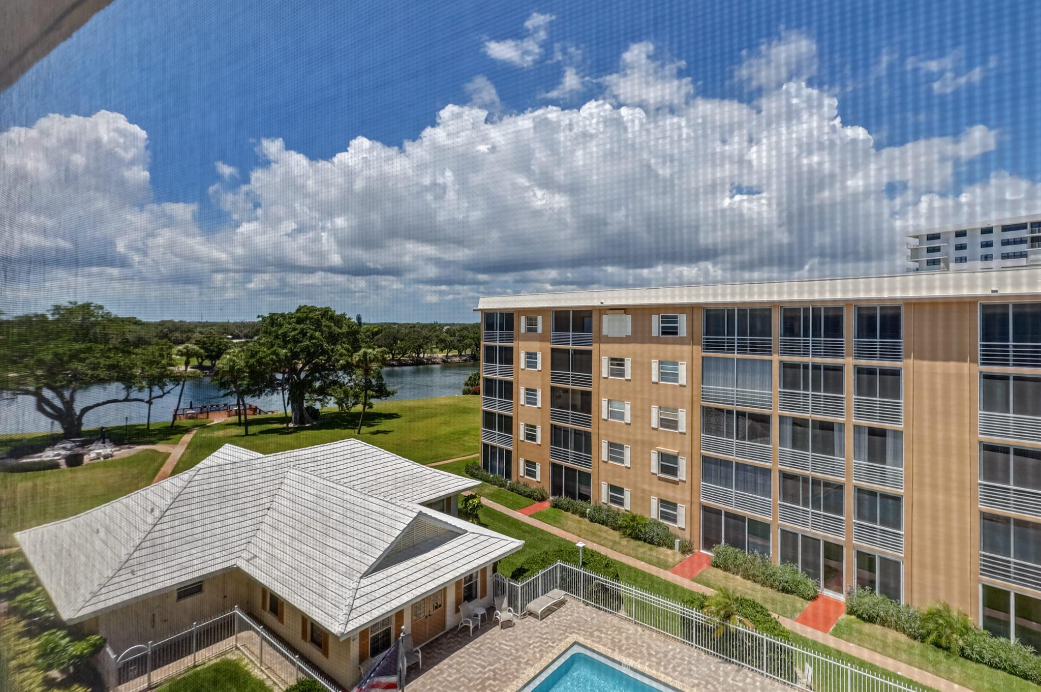 304 Golfview Road Ph7
