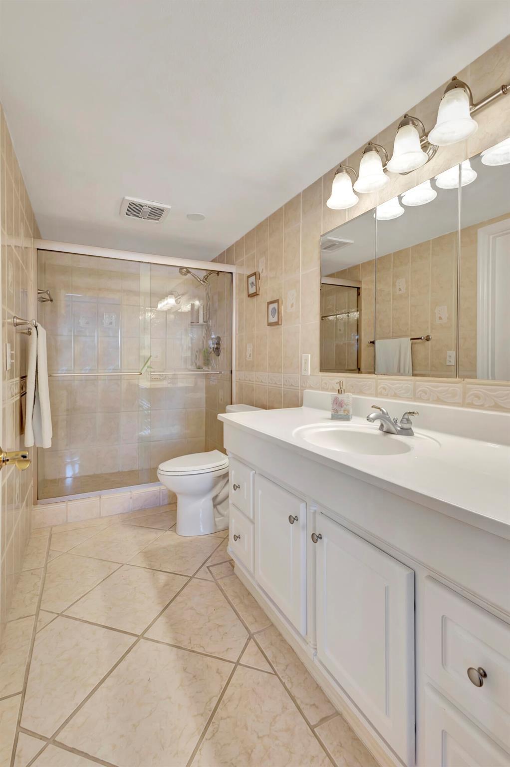 304 Golfview Road Ph7