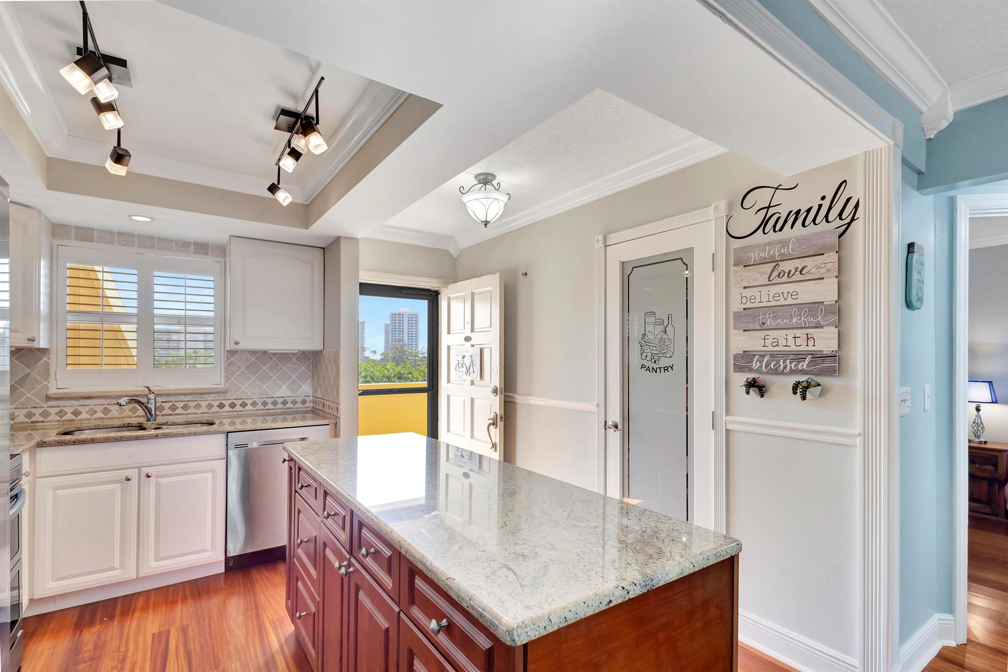 304 Golfview Road Ph7