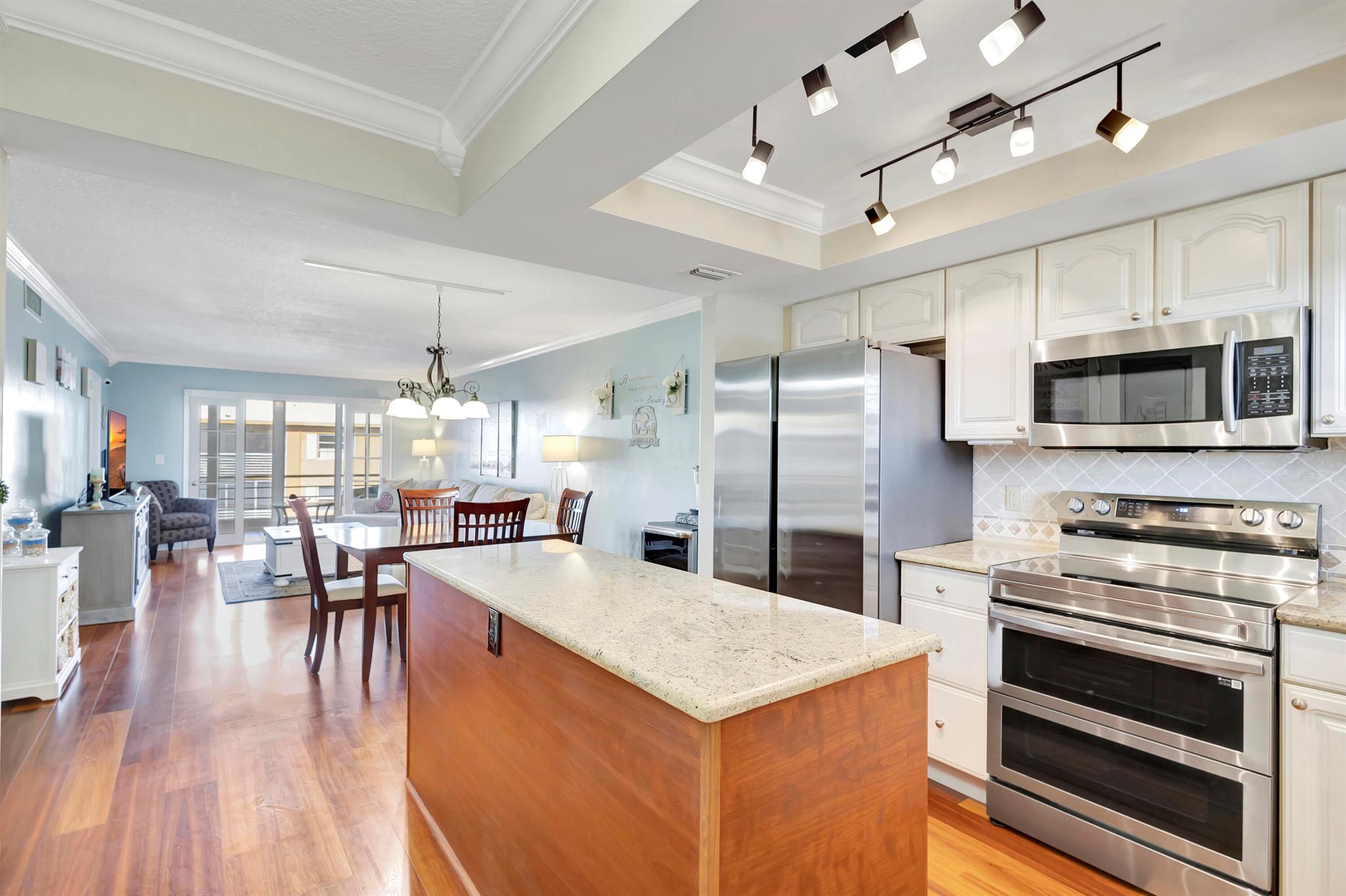 304 Golfview Road Ph7