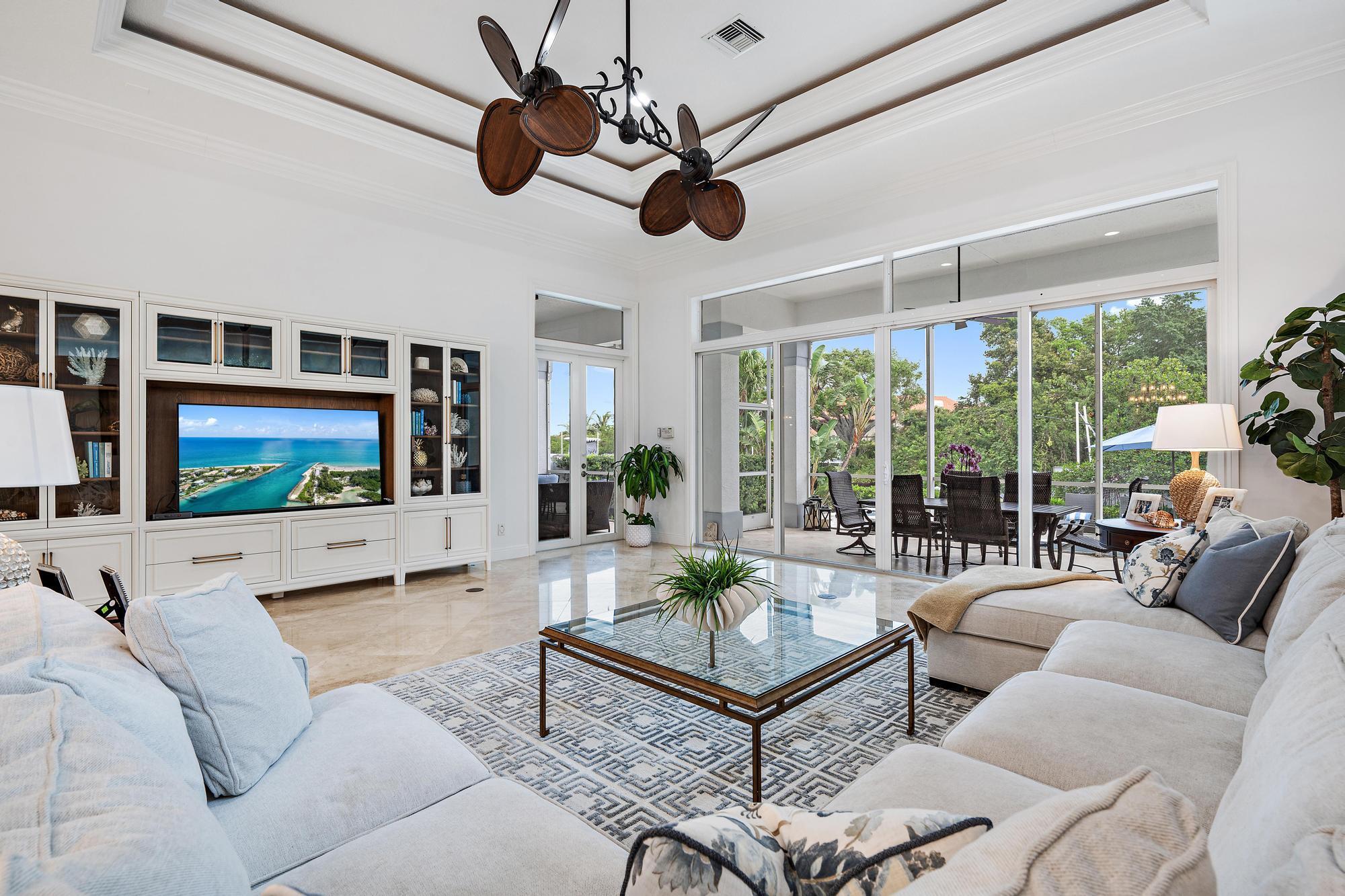 17086 Bay Street