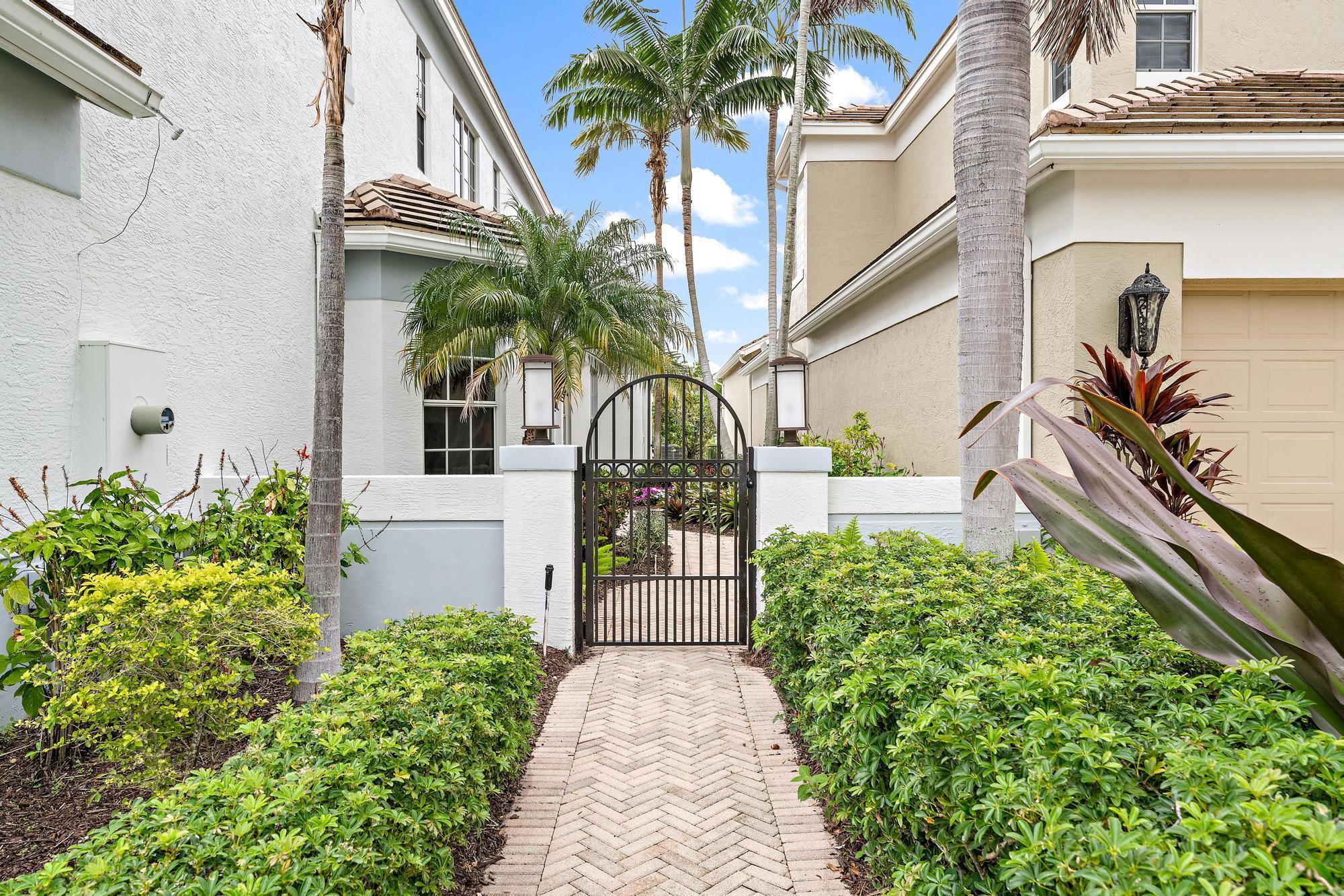 17086 Bay Street