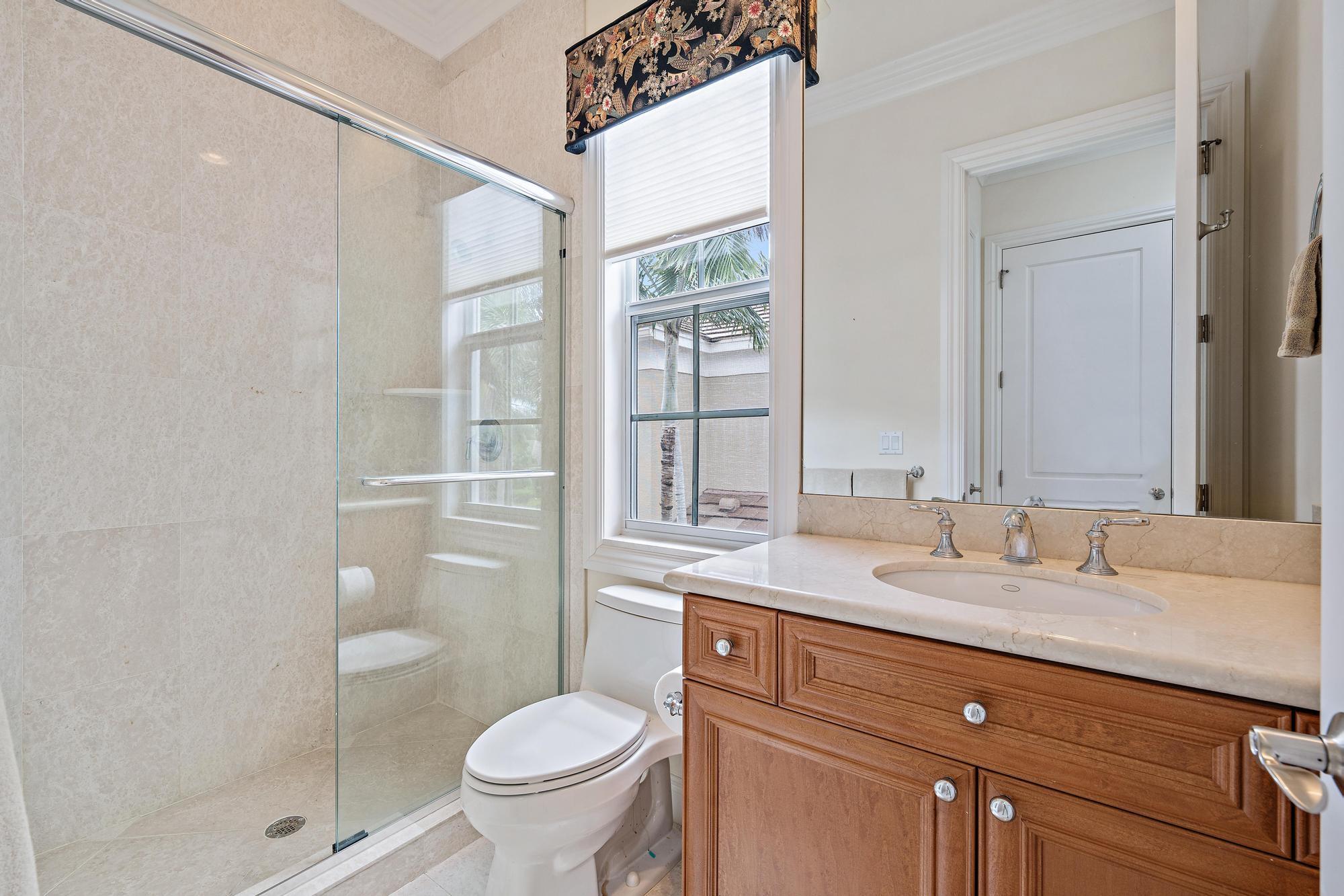17086 Bay Street