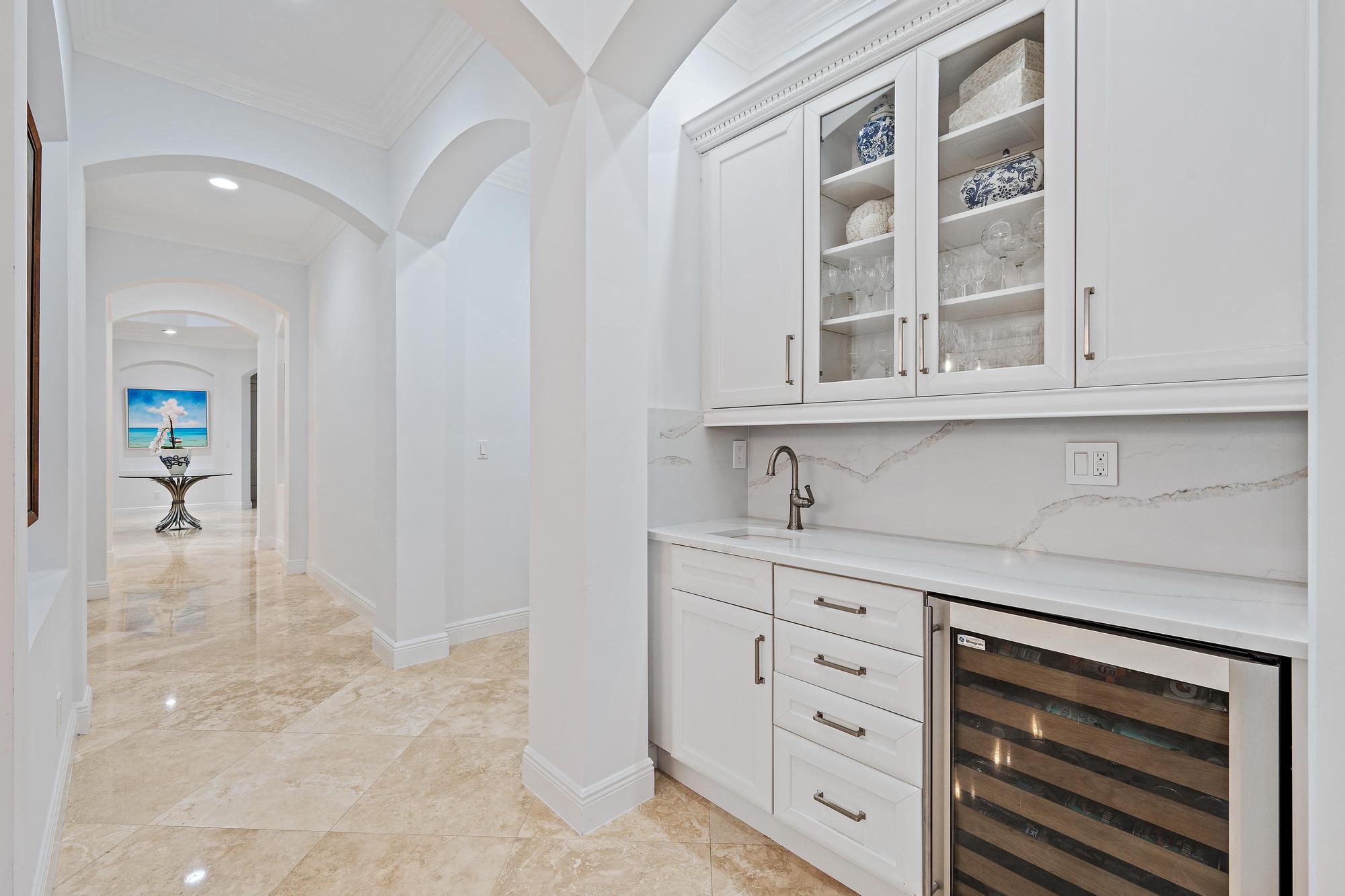17086 Bay Street