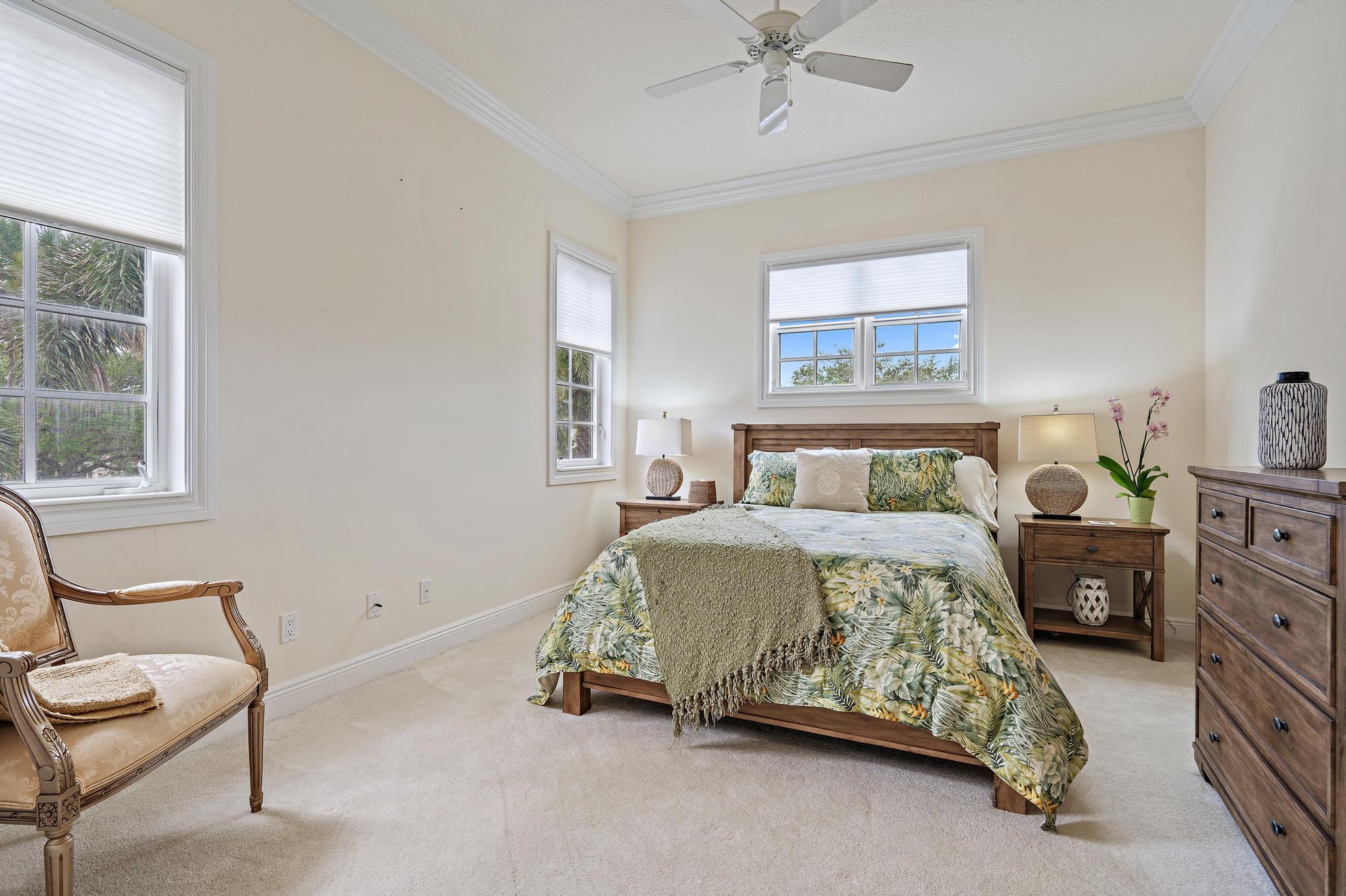 17086 Bay Street