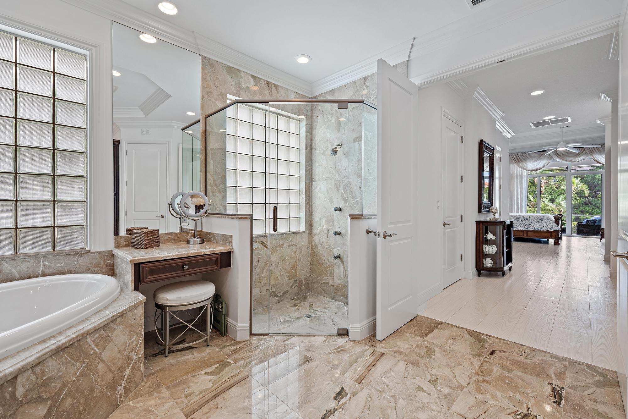 17086 Bay Street