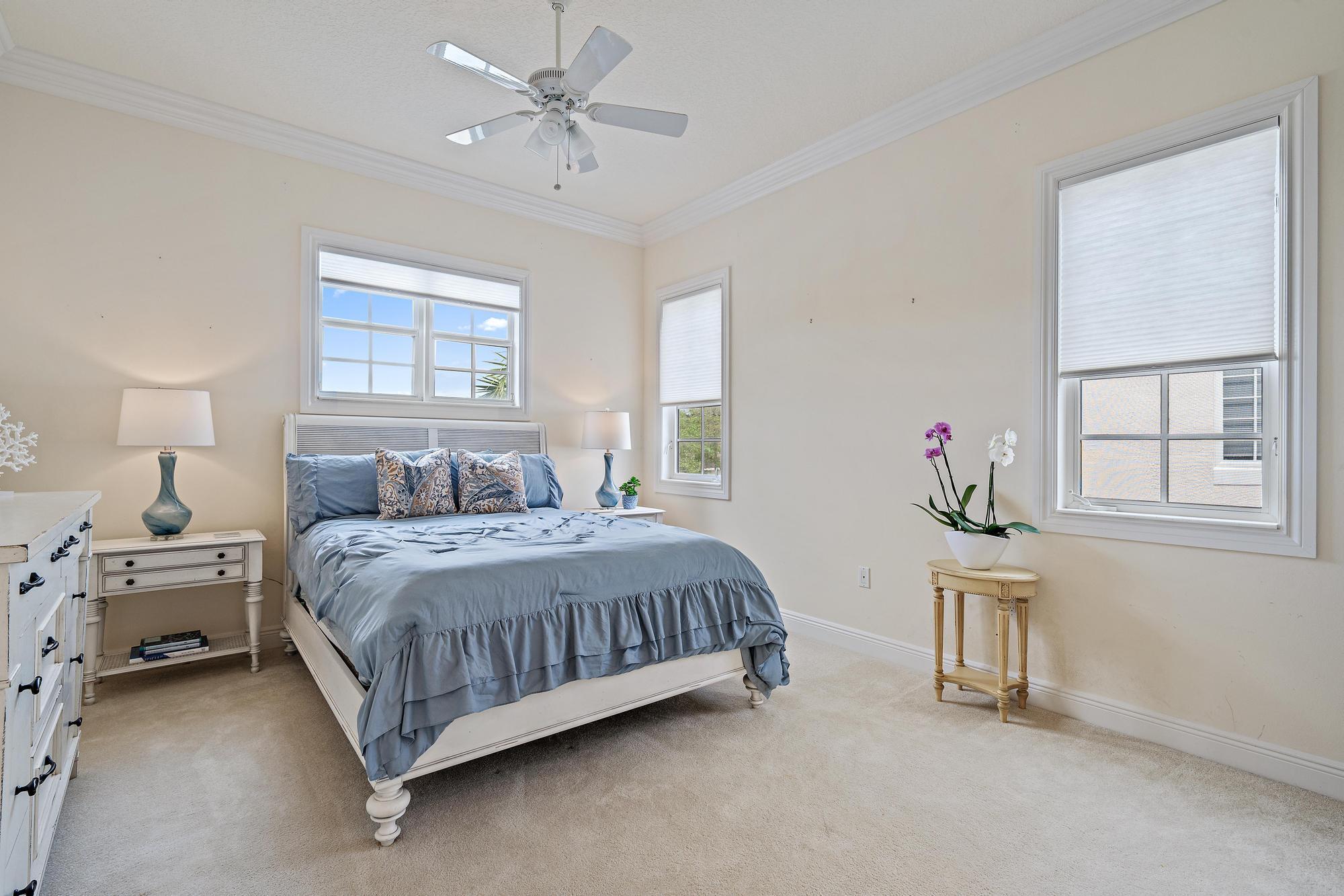17086 Bay Street