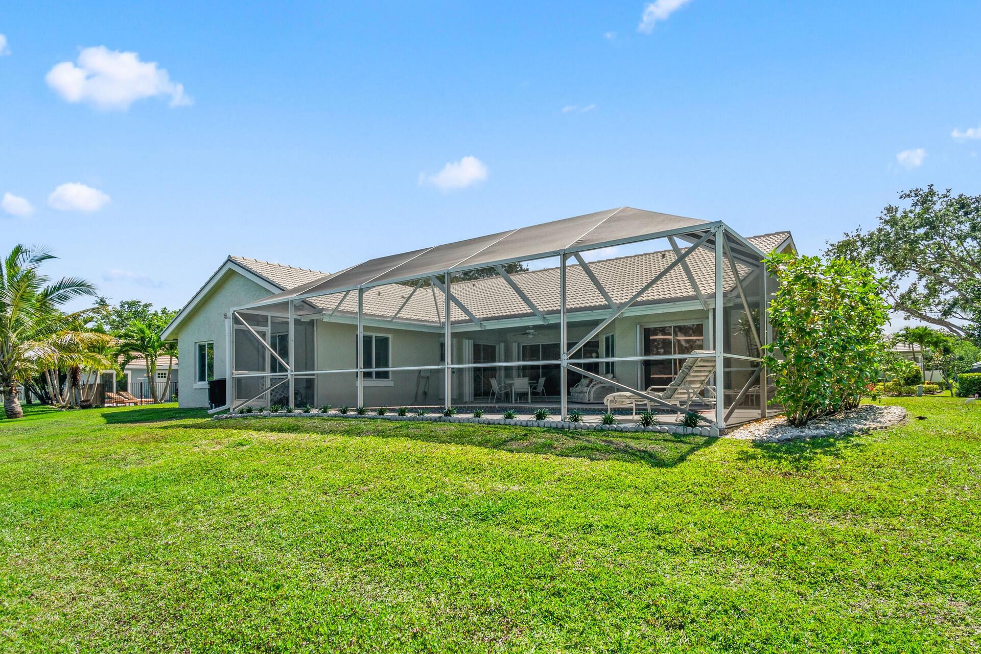 18330 Lake Bend