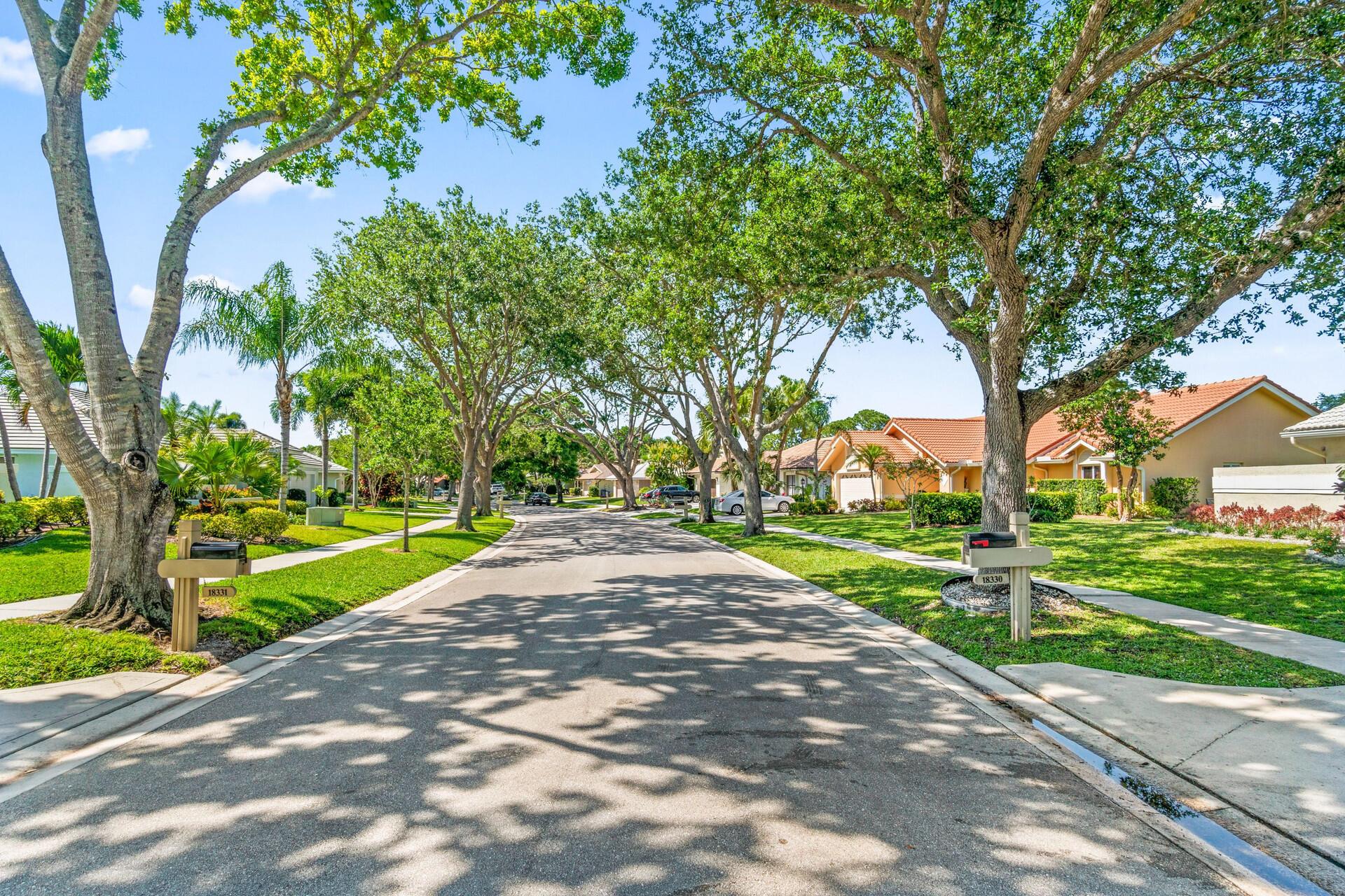 18330 Lake Bend