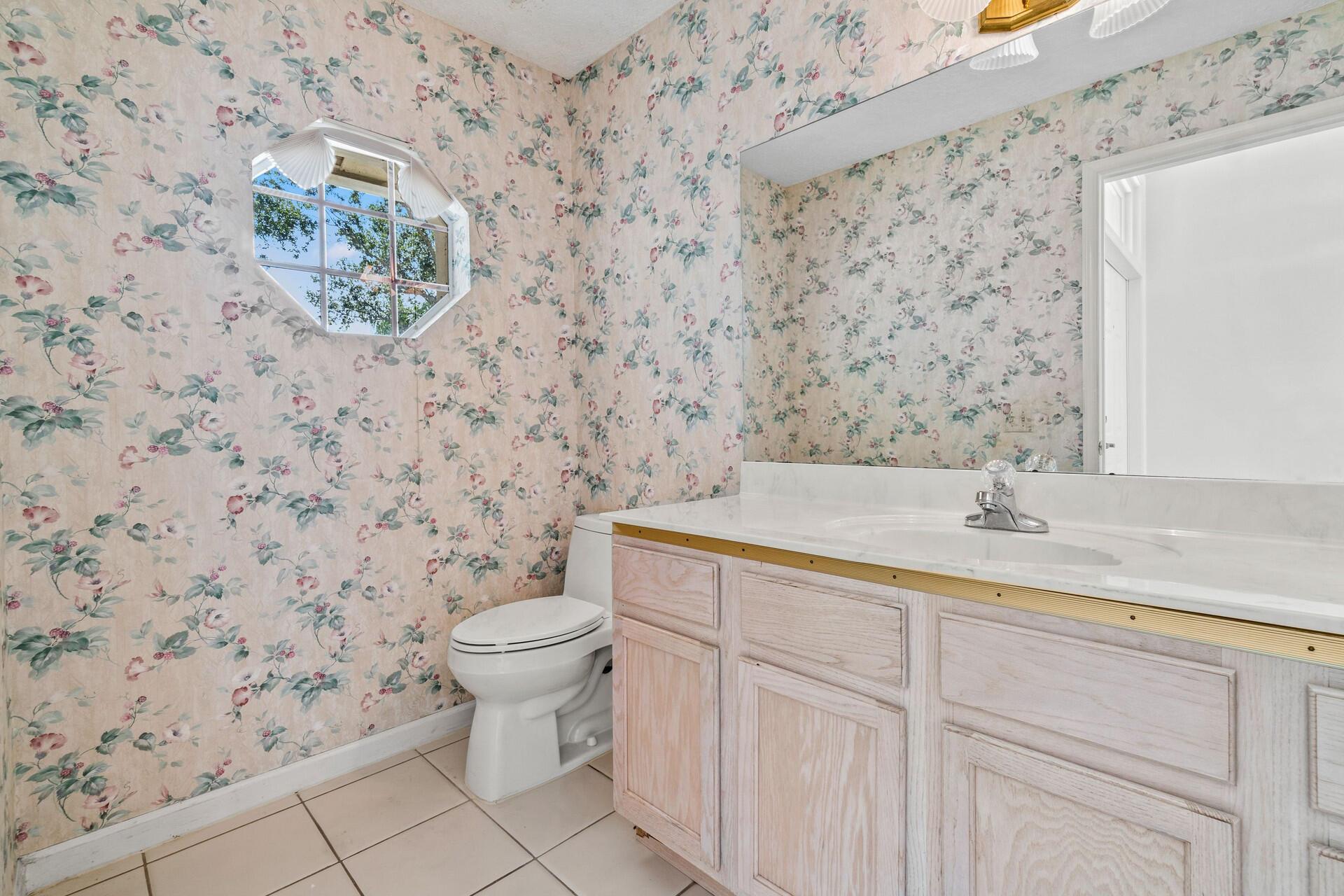 18330 Lake Bend
