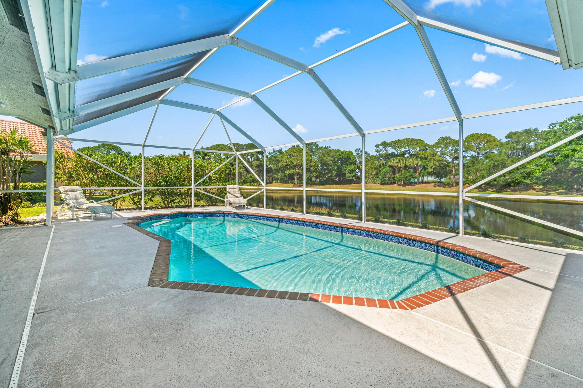 18330 Lake Bend