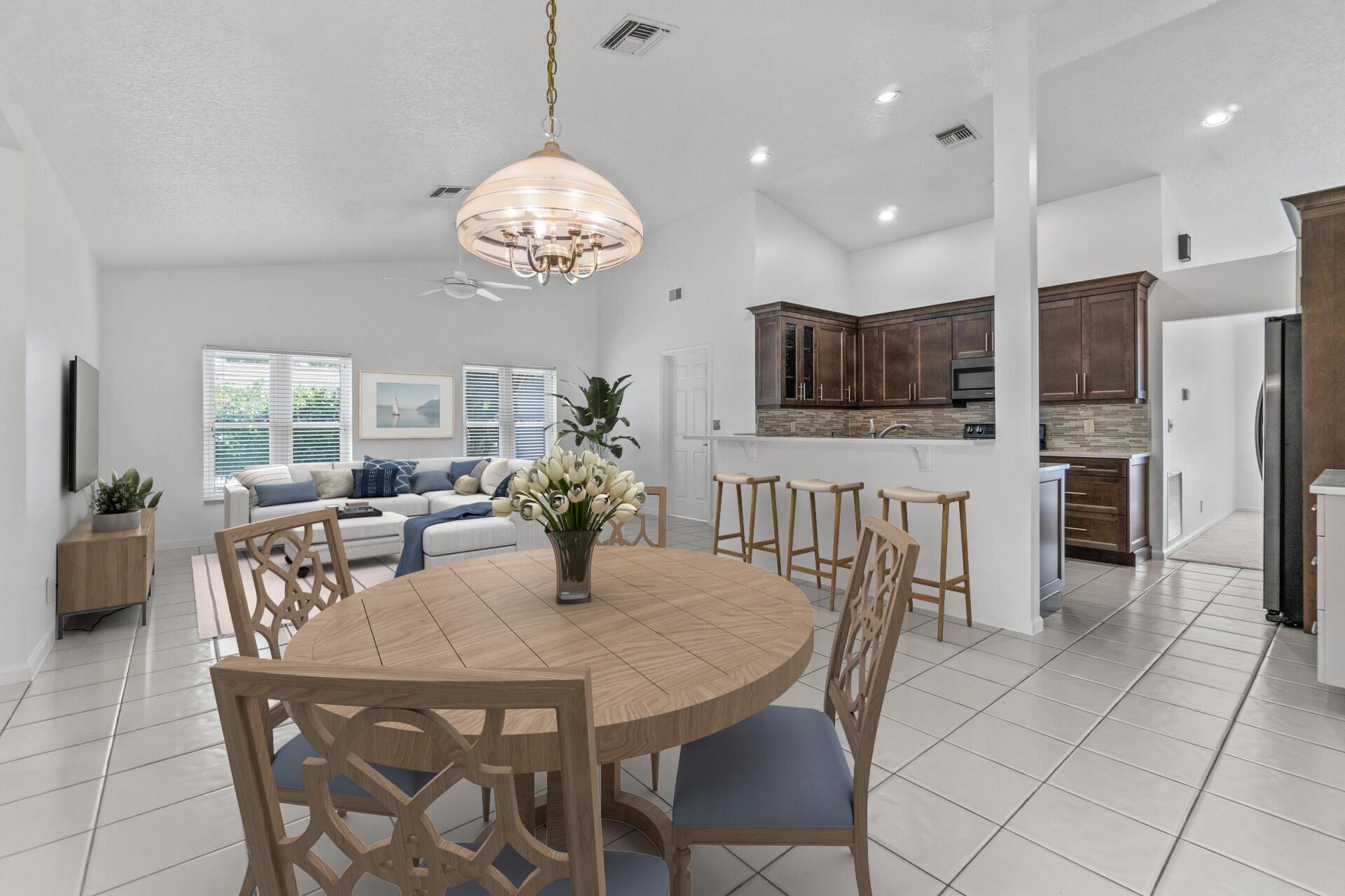 18330 Lake Bend