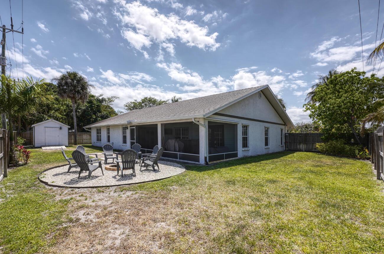 701 SE Dolphin Drive