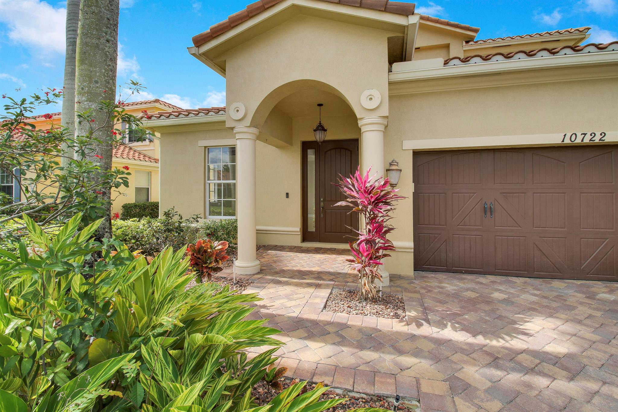 10722 Willow Oak Court