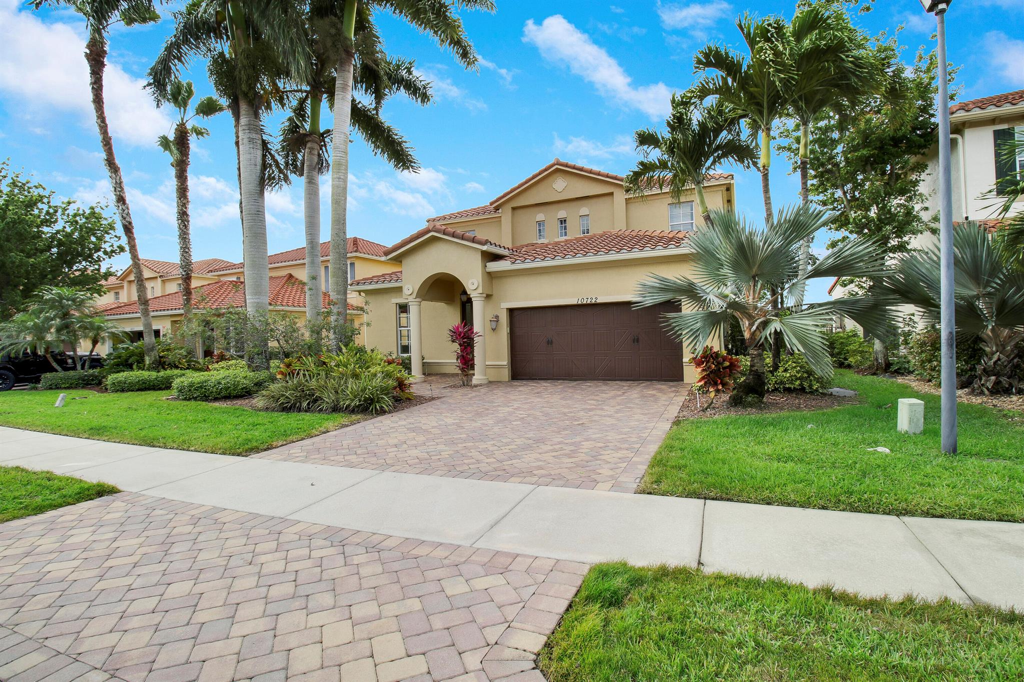 10722 Willow Oak Court