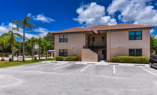 2454 SE Garden Terrace 306