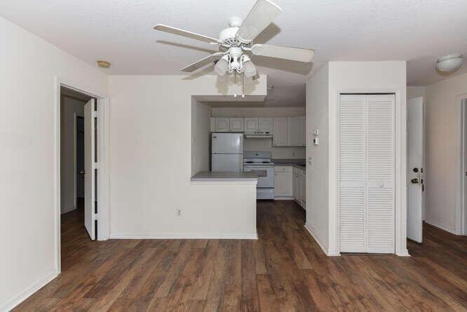 2454 SE Garden Terrace 306