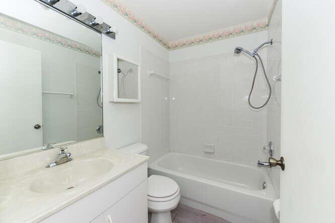 2454 SE Garden Terrace 306