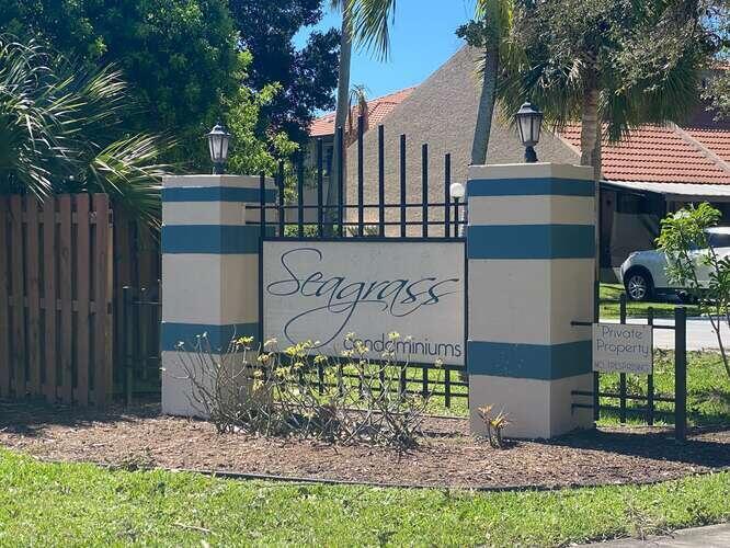 2454 SE Garden Terrace 306