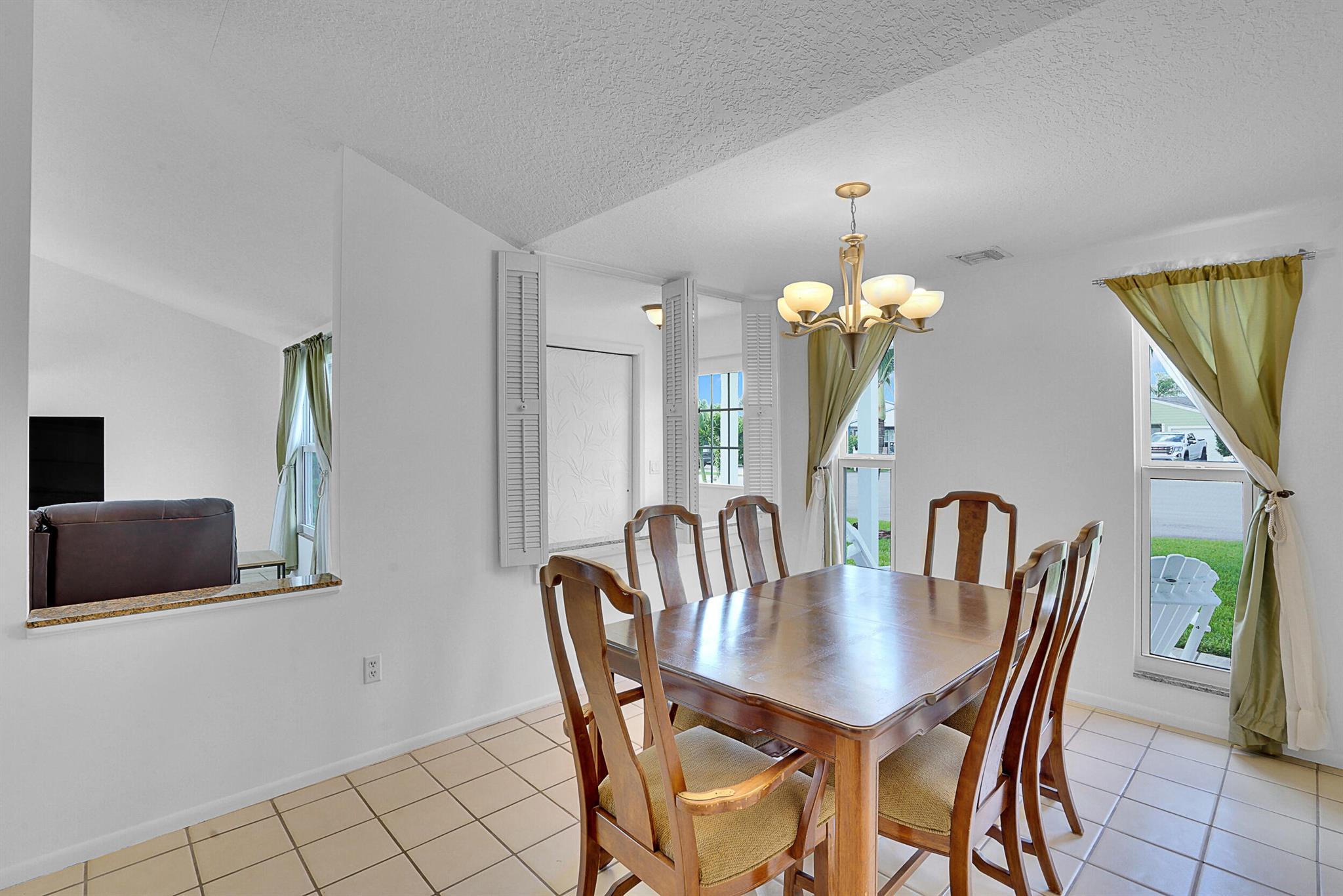 5504 Courtney Circle