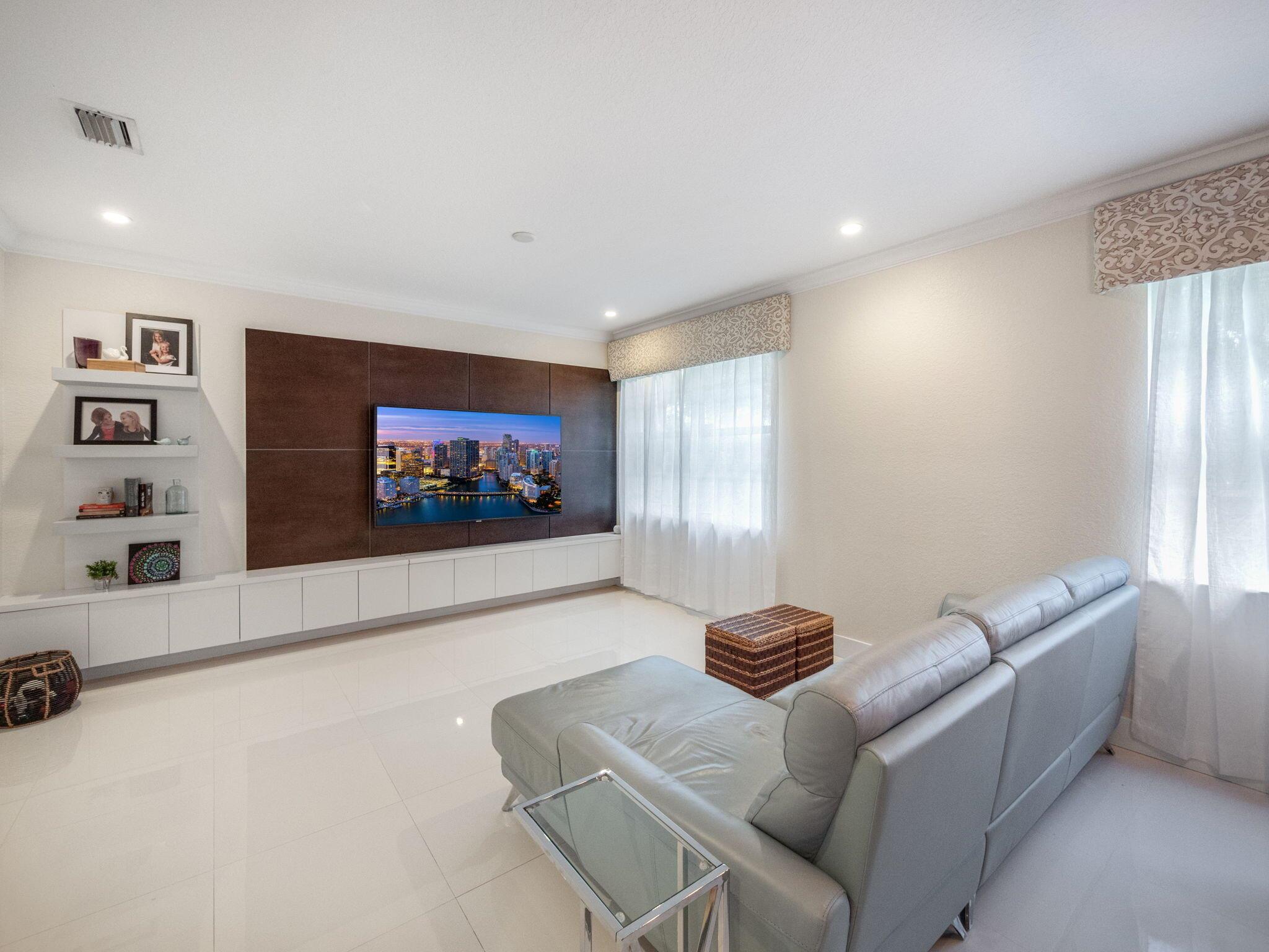 10548 NW 56th Drive