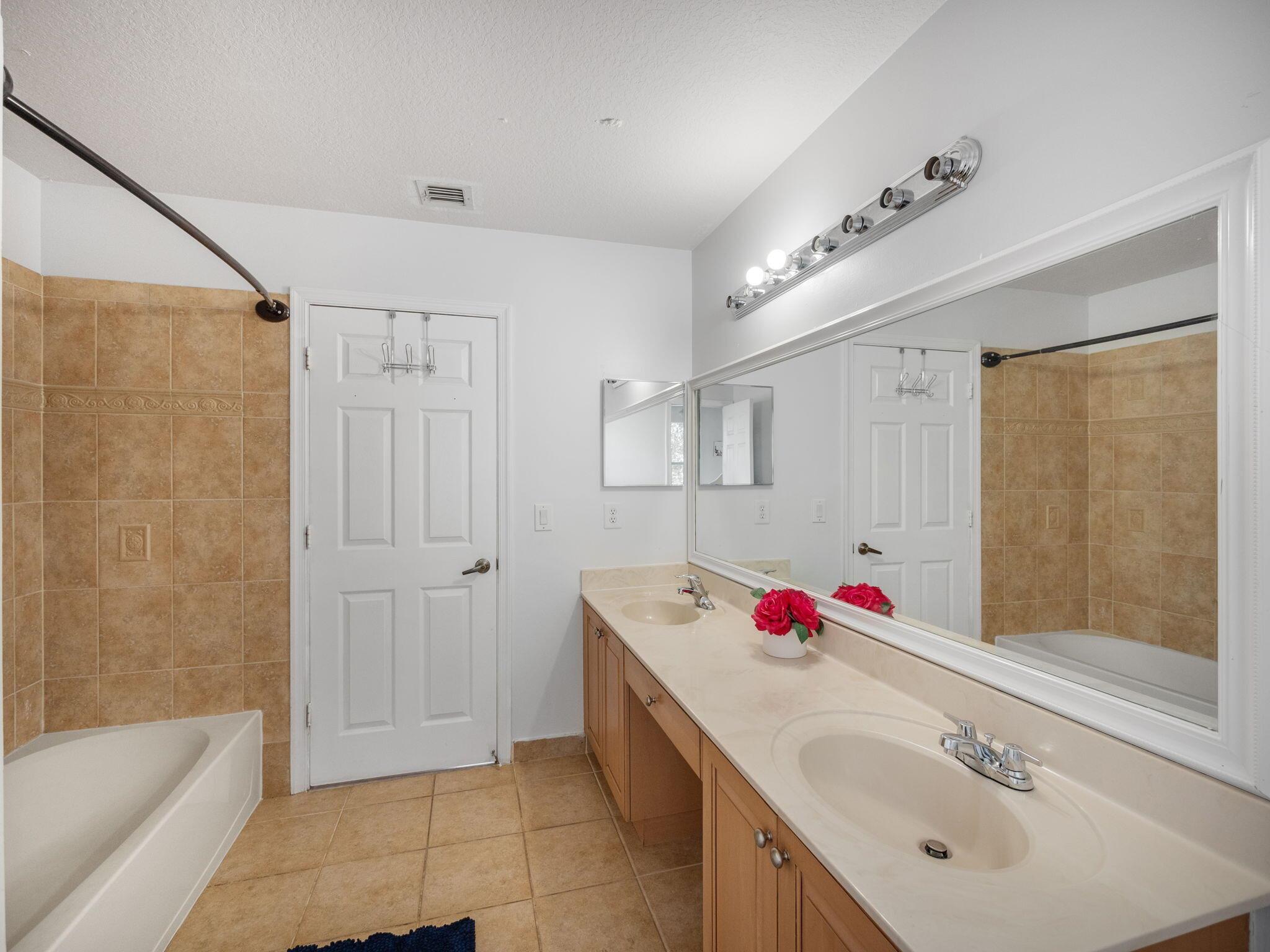3290 Turtle Cove
