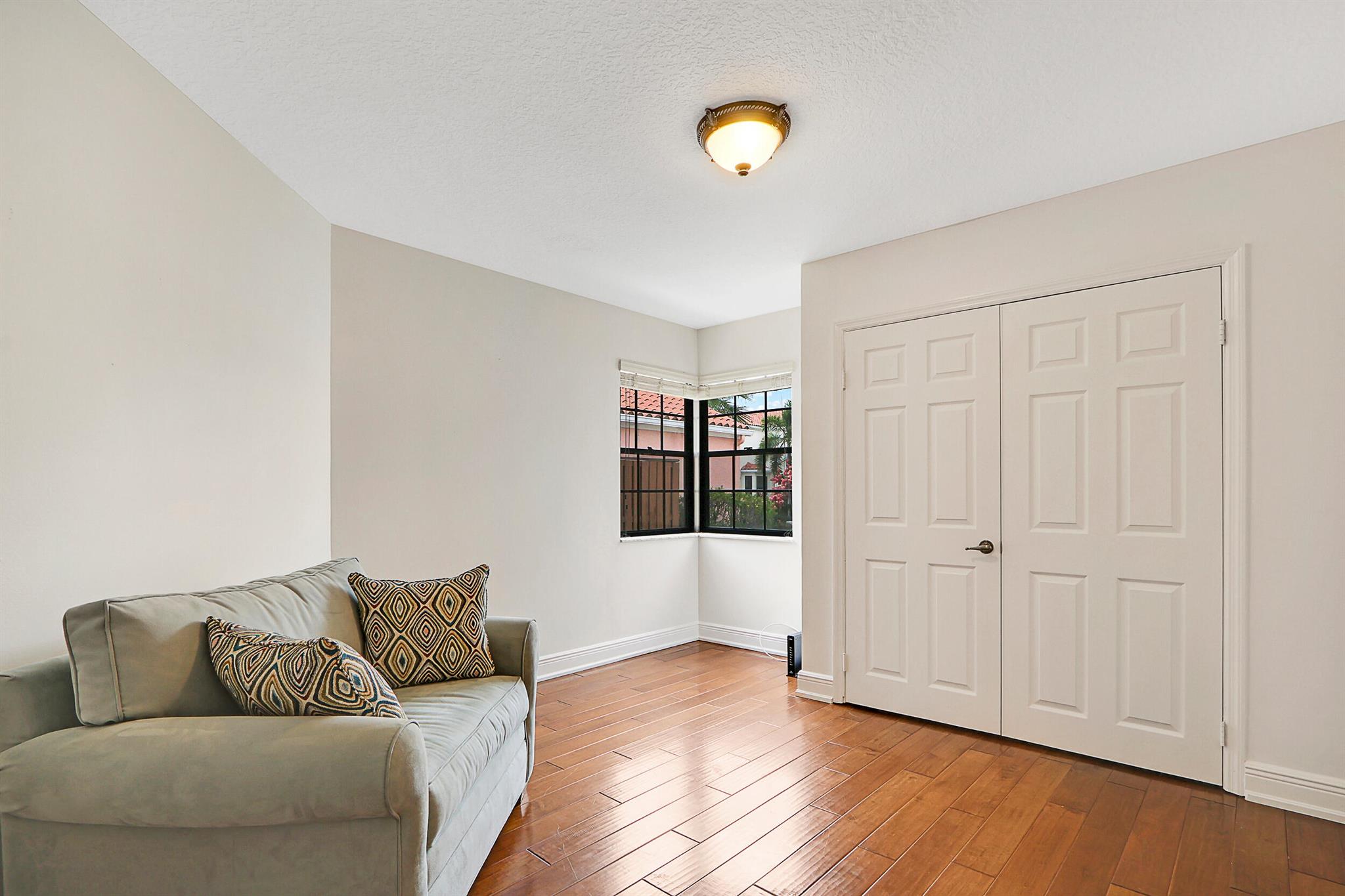 2530 La Lique Circle