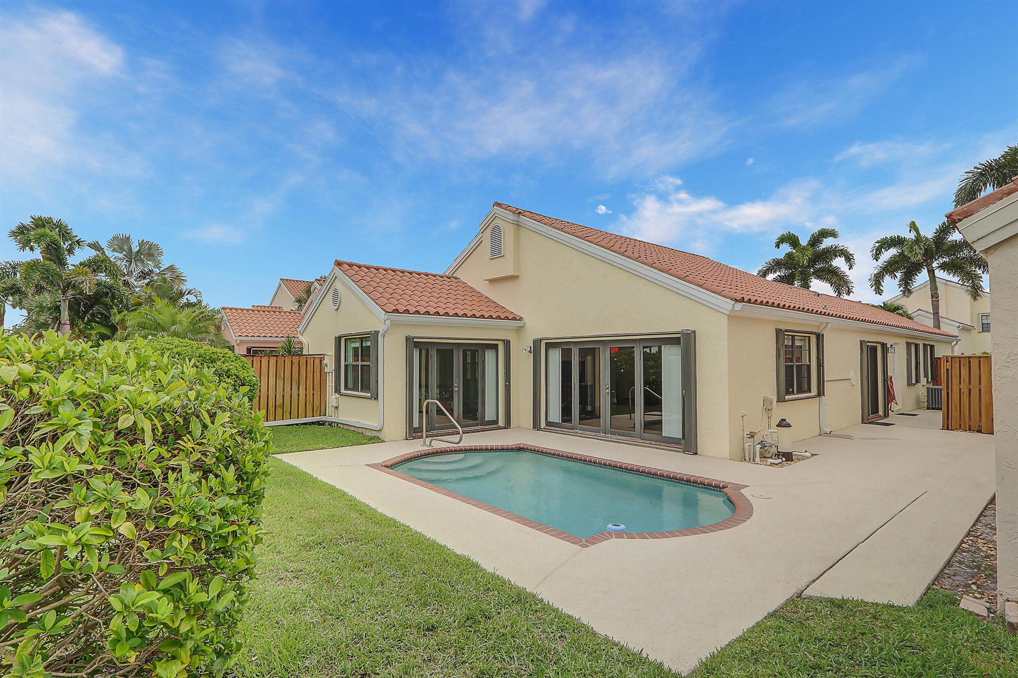 2530 La Lique Circle