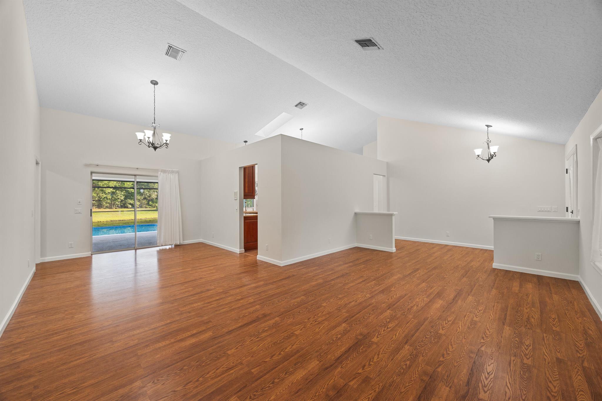 6752 Viewpoint Court