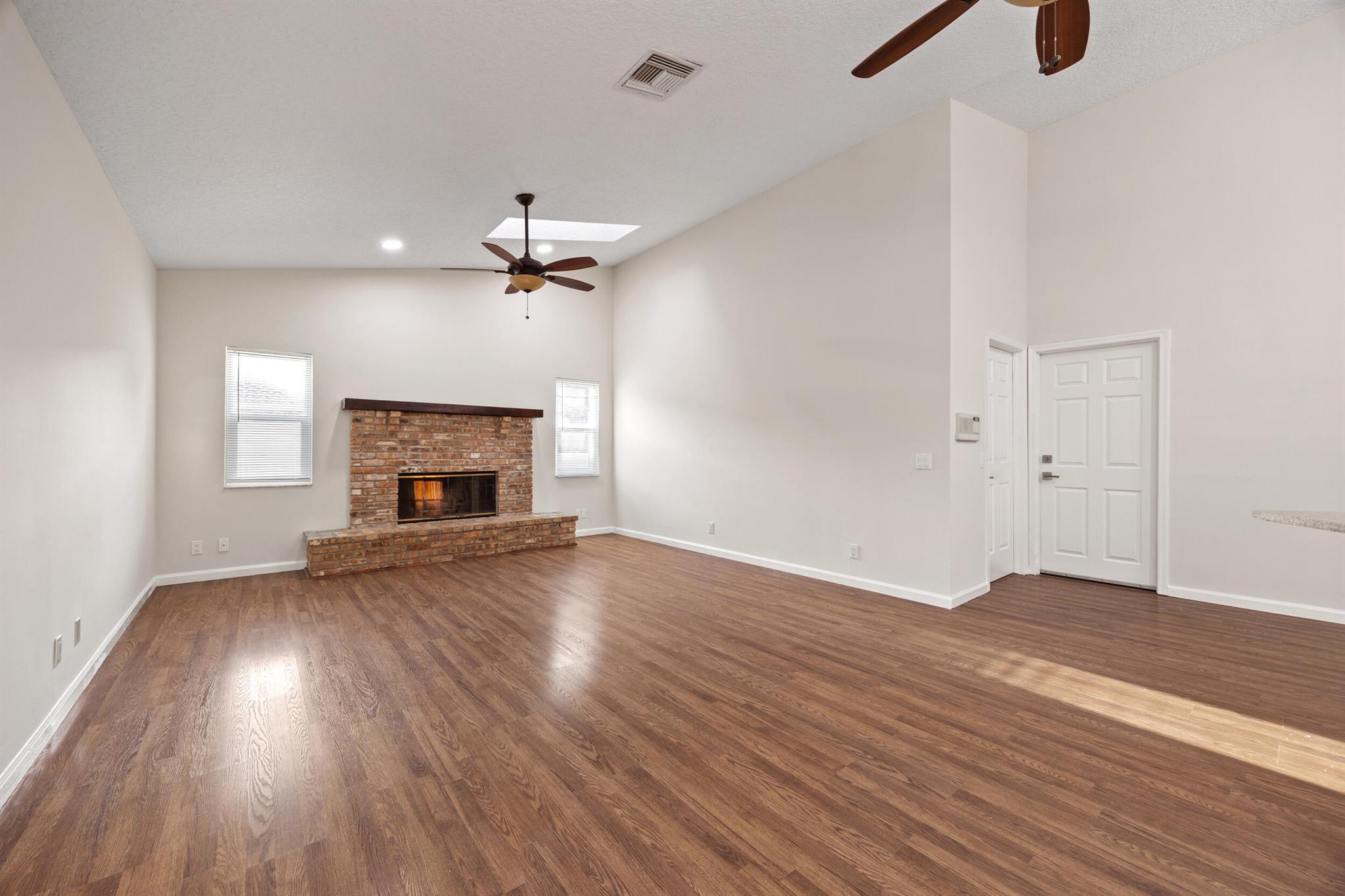 6752 Viewpoint Court