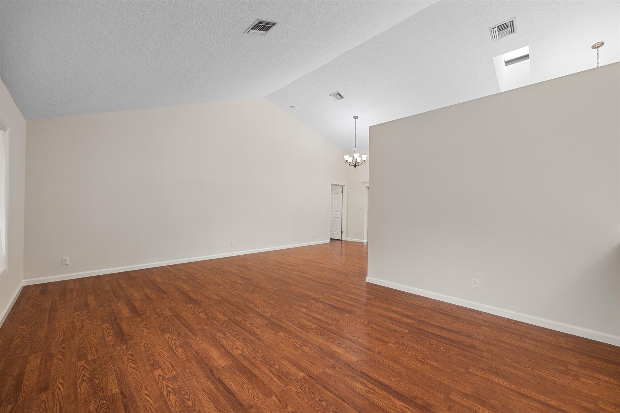 6752 Viewpoint Court
