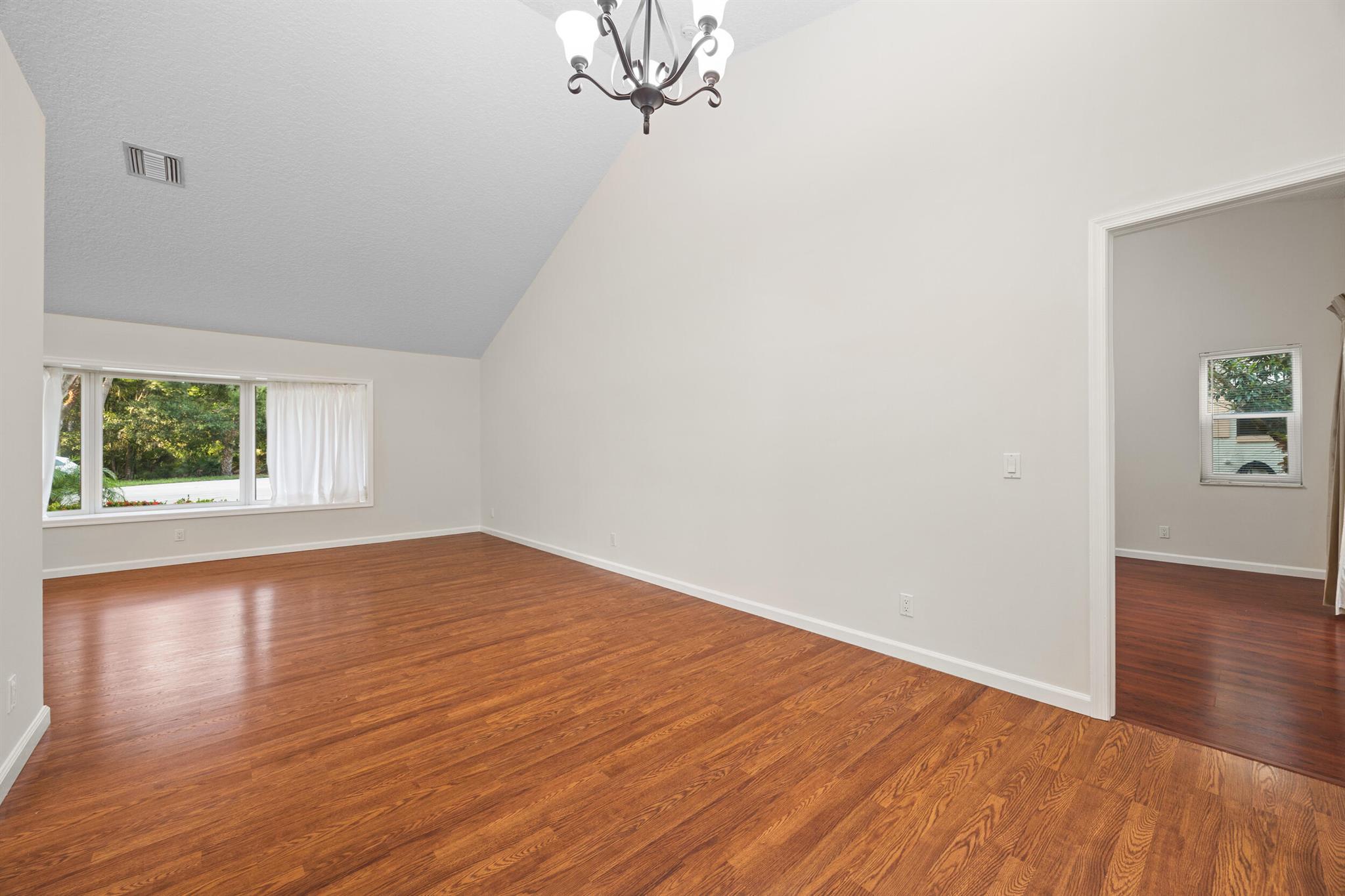 6752 Viewpoint Court