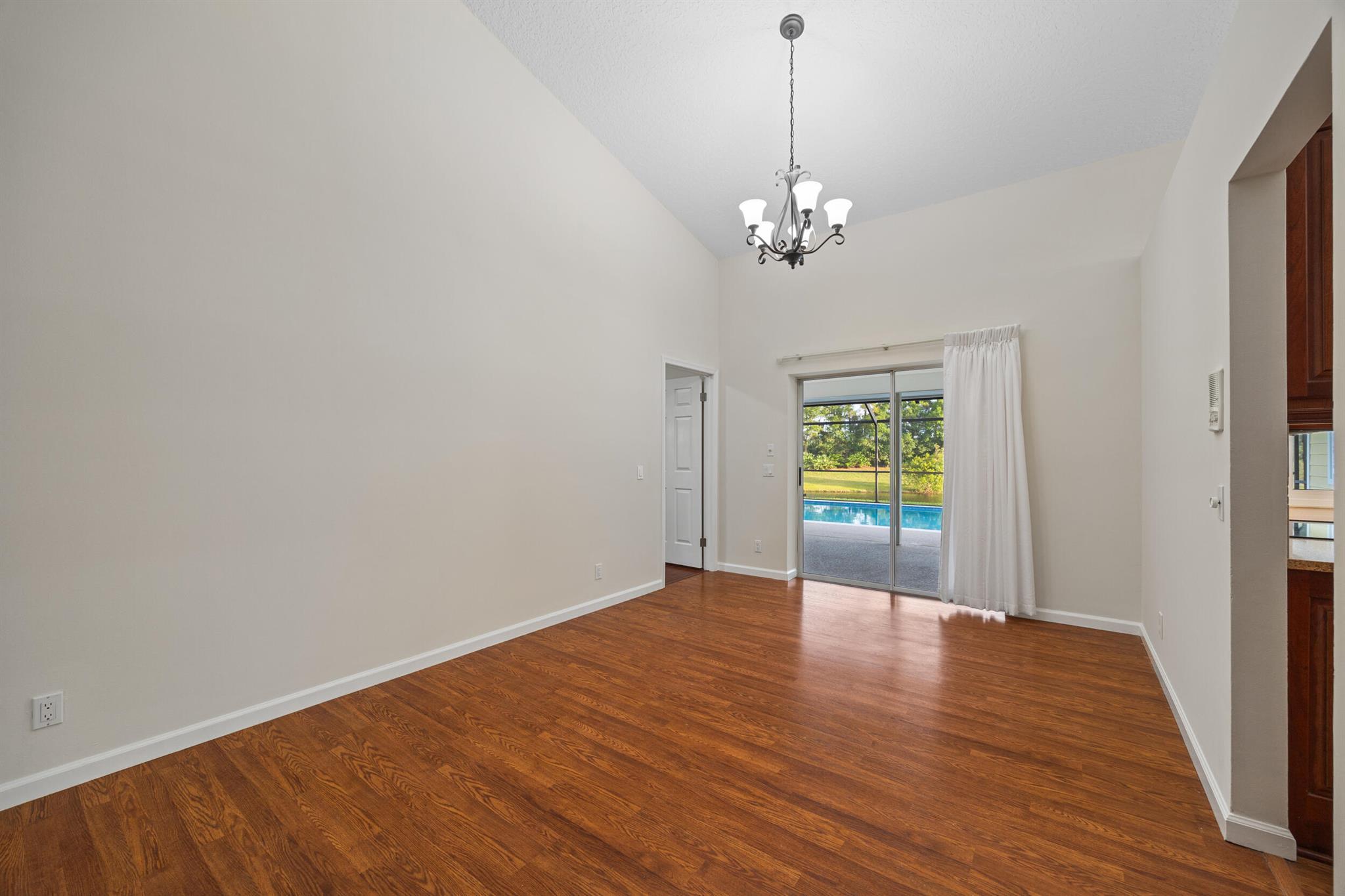 6752 Viewpoint Court
