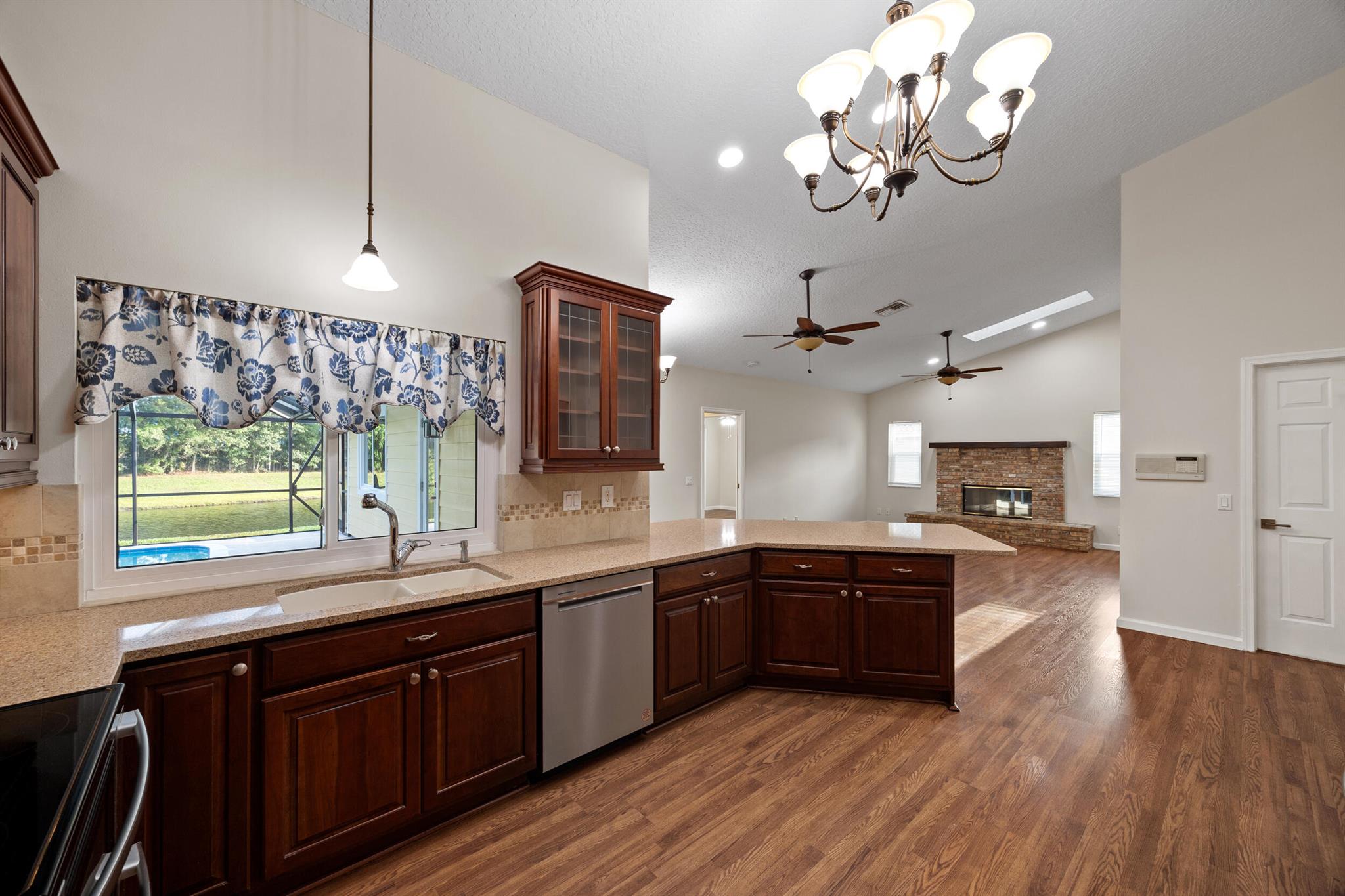 6752 Viewpoint Court