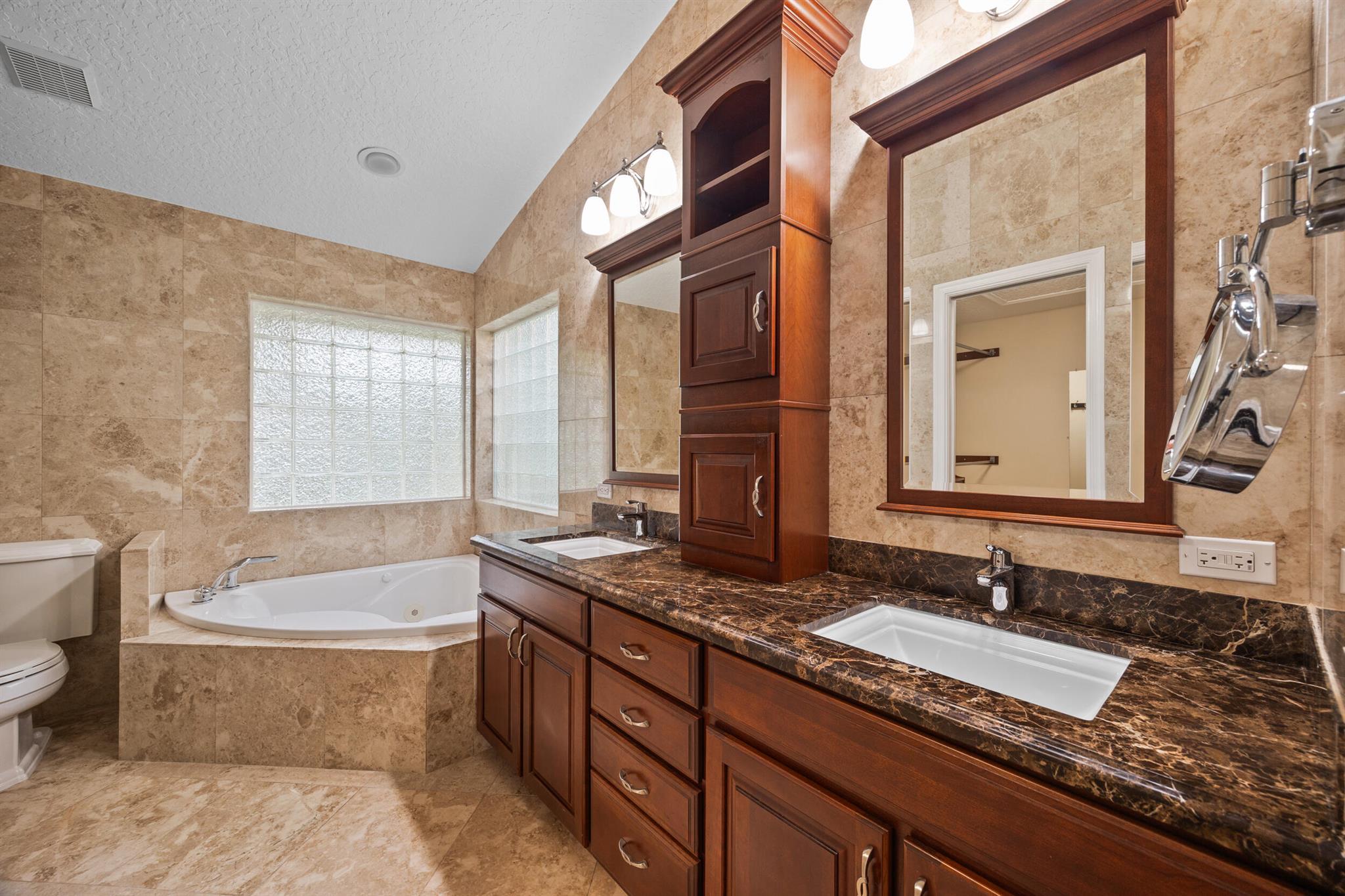 6752 Viewpoint Court