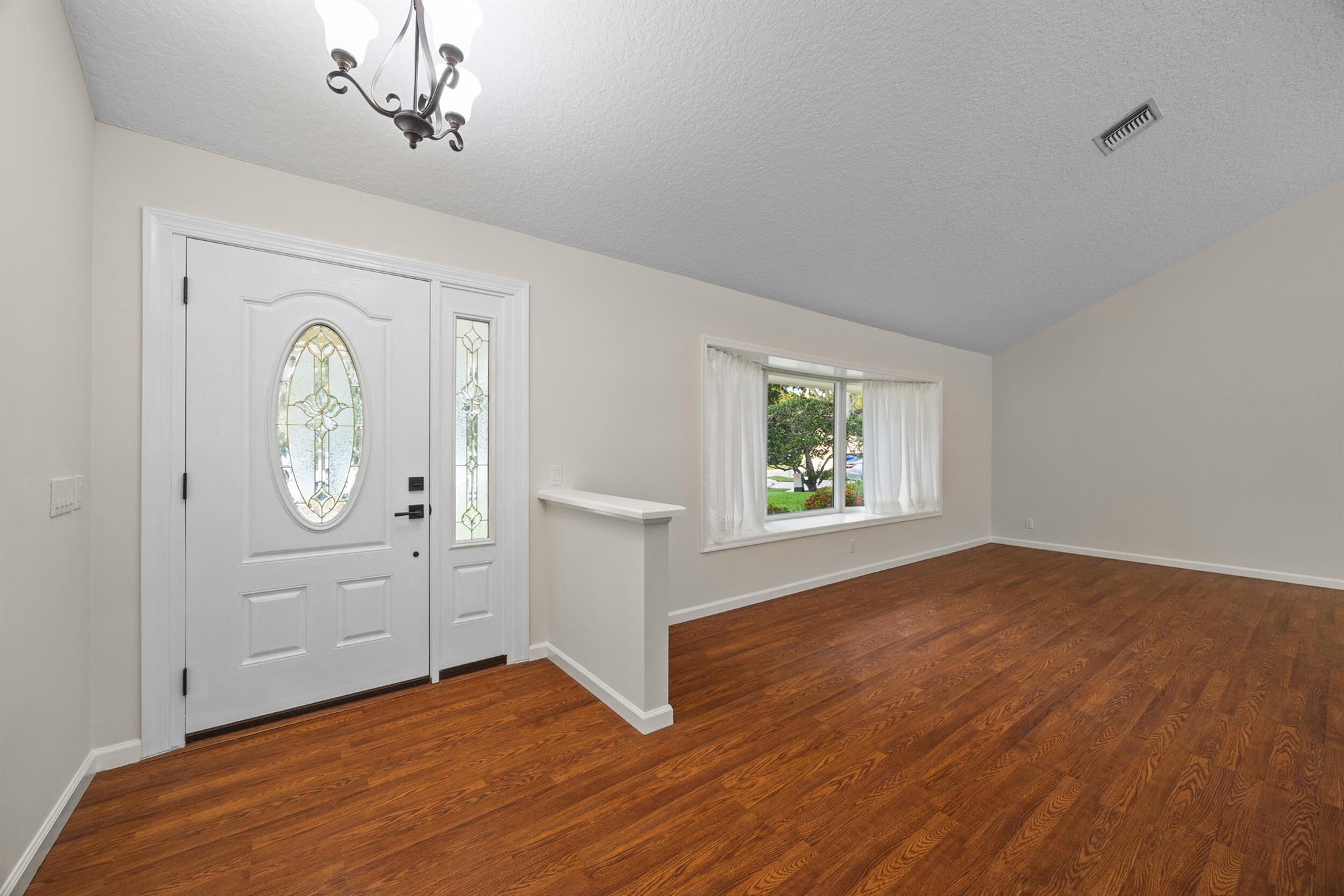 6752 Viewpoint Court