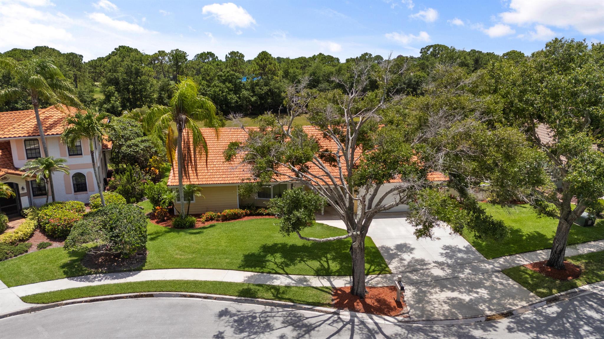 6752 Viewpoint Court