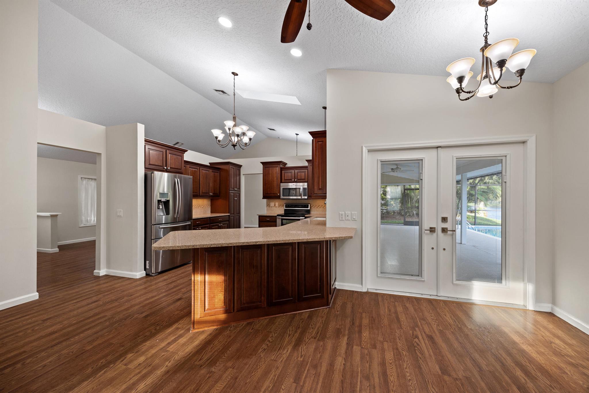 6752 Viewpoint Court