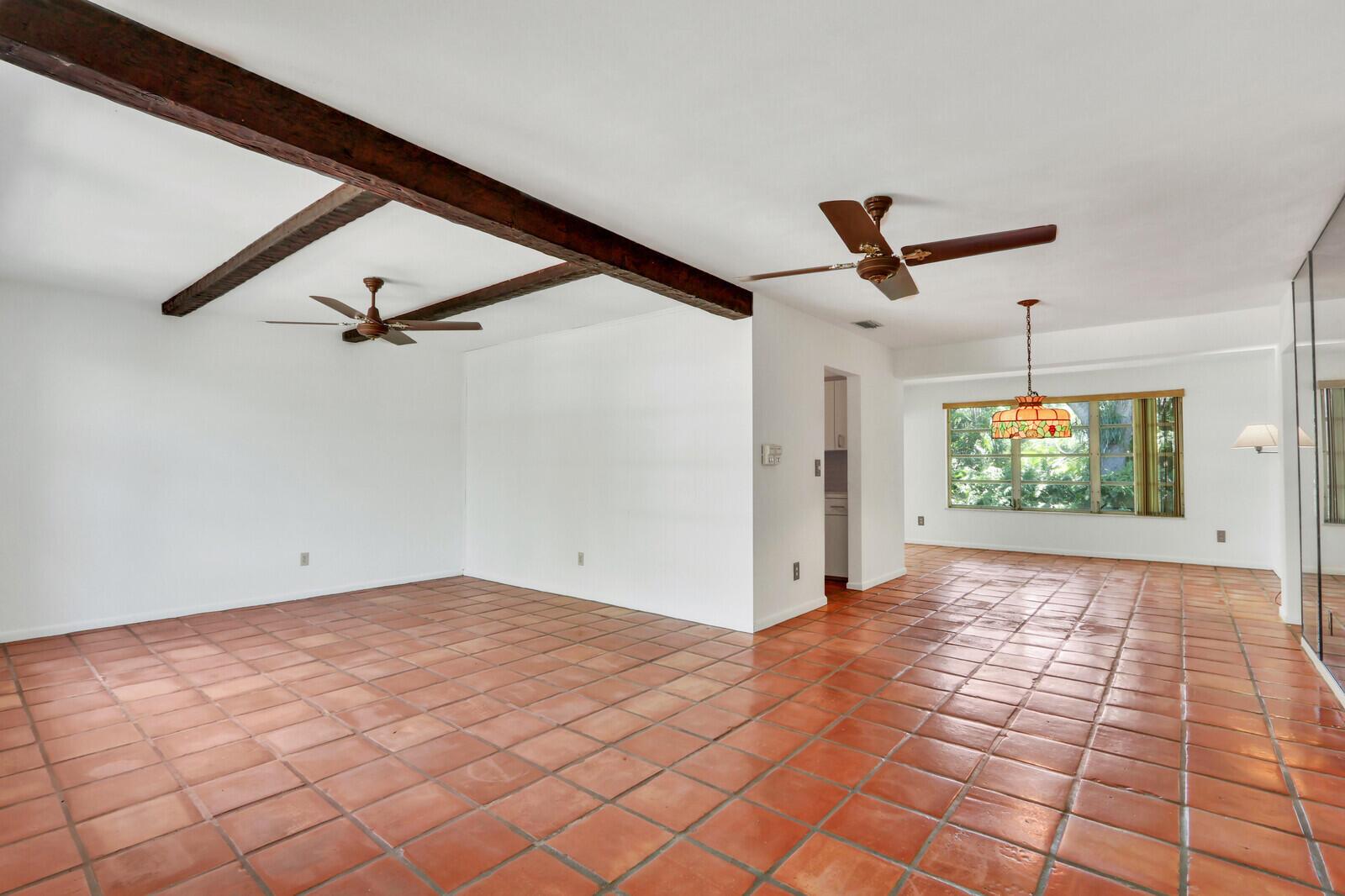 421 SE Edgewood Drive