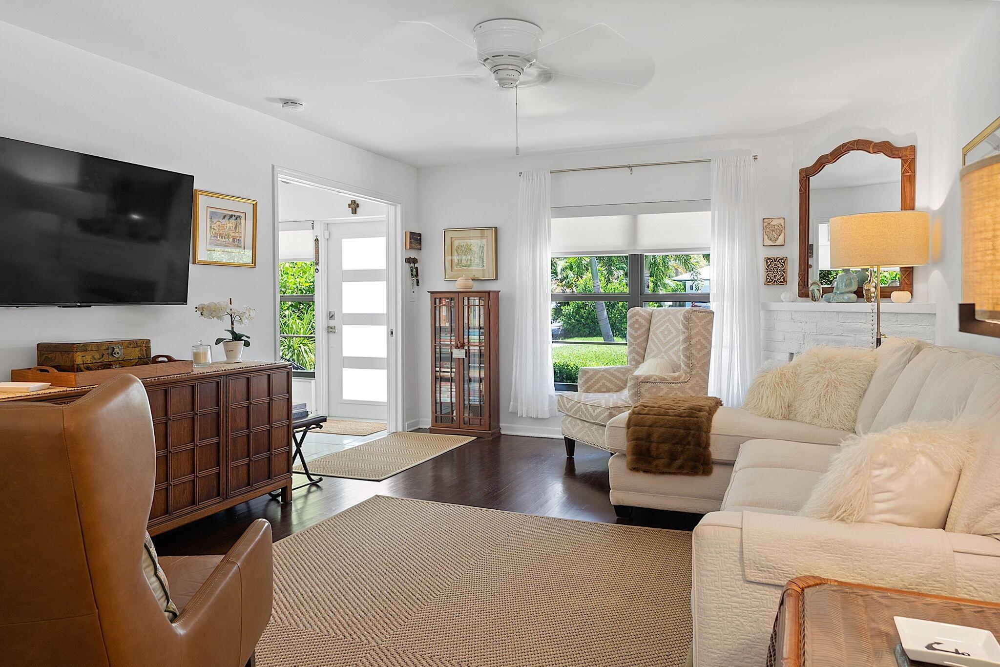 249 NE 9th Street