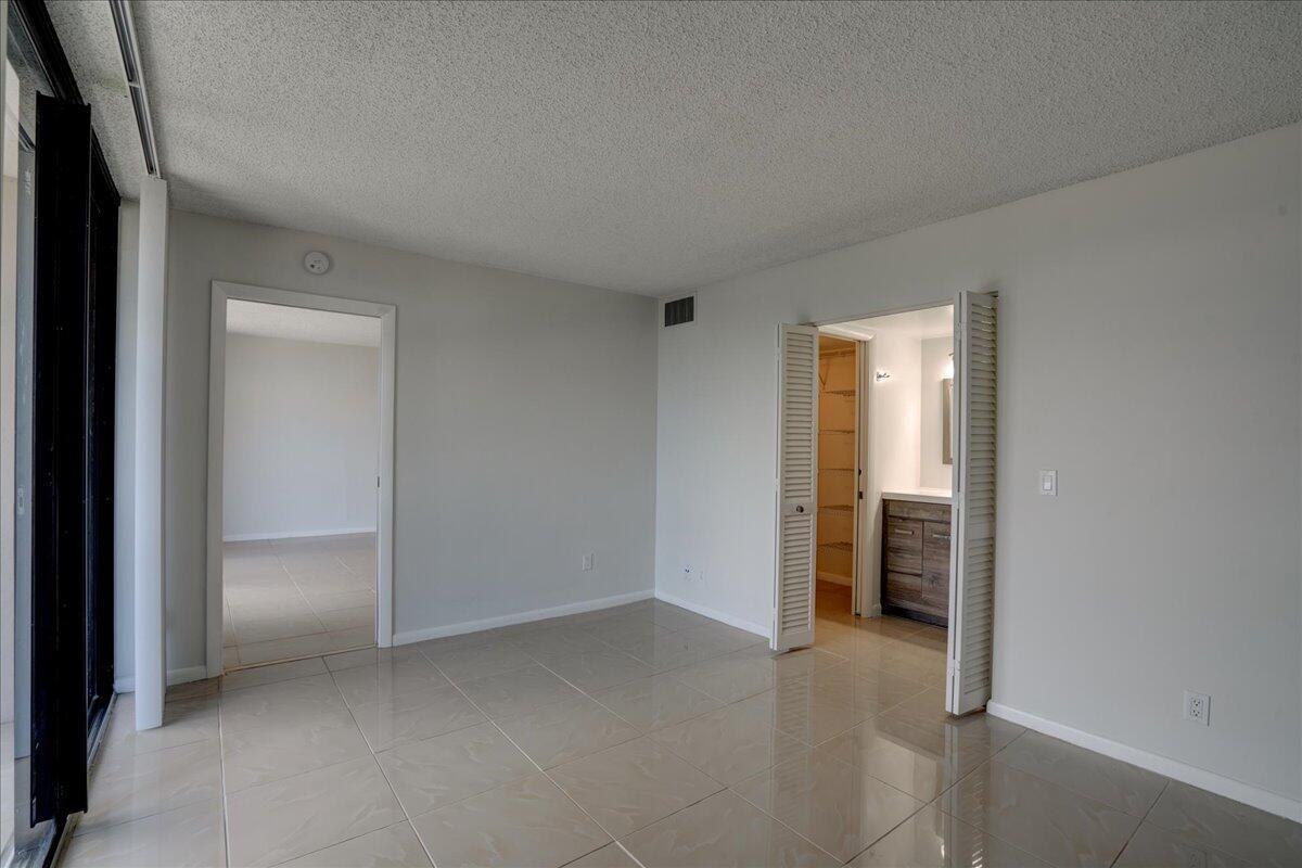 2425 Presidential Way 504