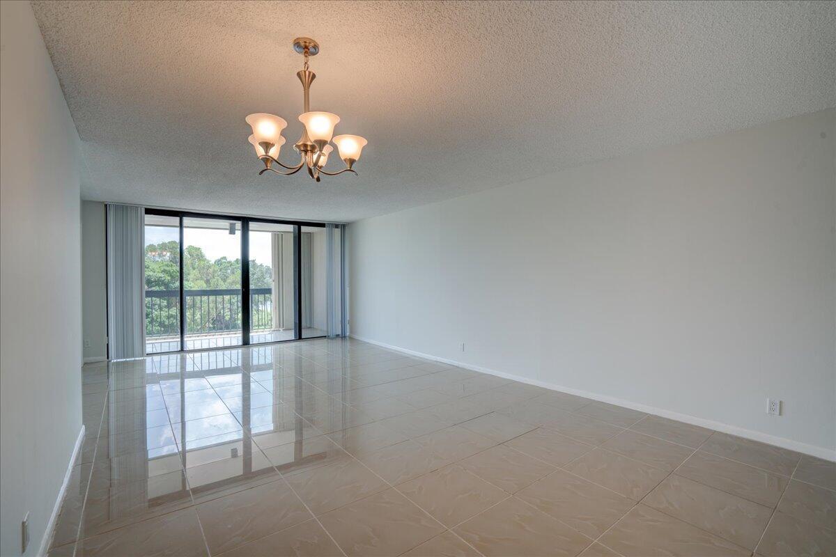 2425 Presidential Way 504
