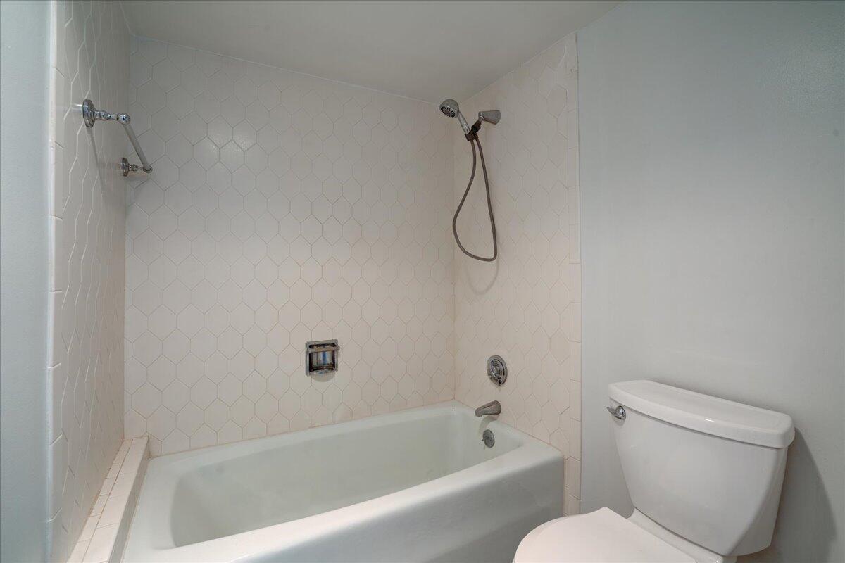 2425 Presidential Way 504
