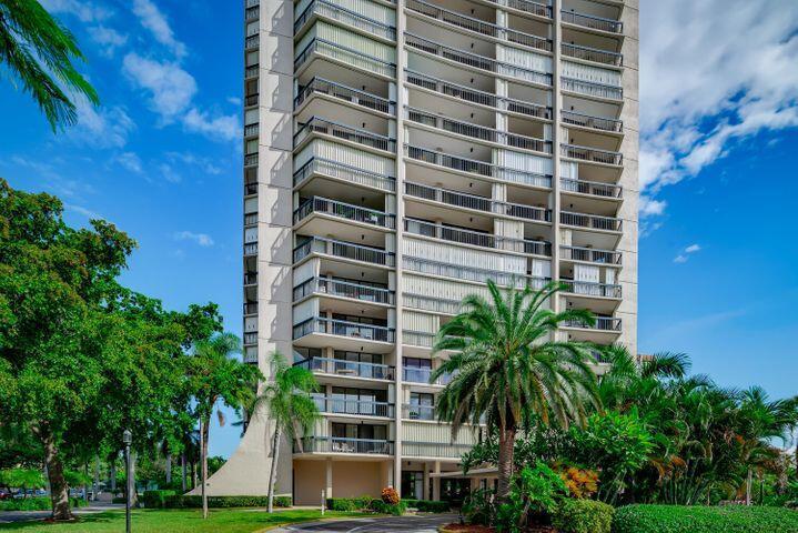 2425 Presidential Way 504