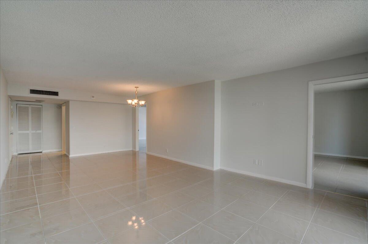 2425 Presidential Way 504