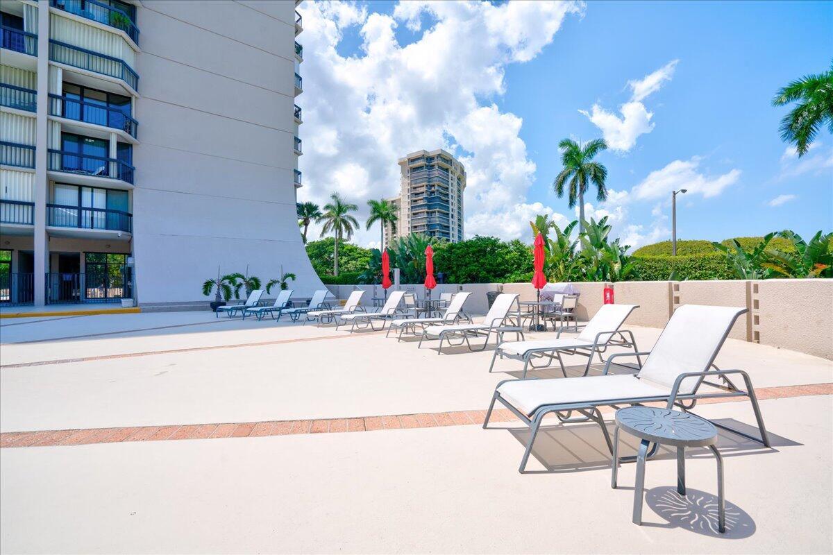 2425 Presidential Way 504
